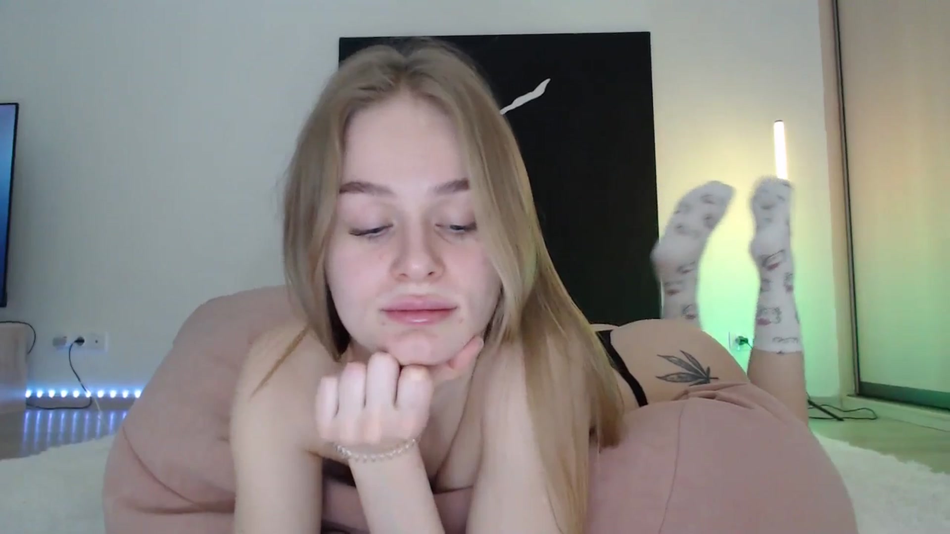 Gallery image thumbnail from Blondino4ka07's myfreecams stream on, 01/07/2025, 15:59 image 8 of 20