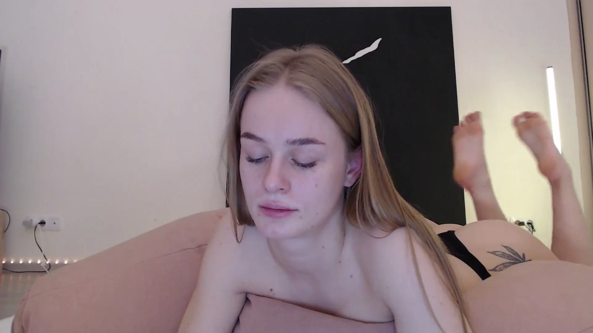 Gallery image thumbnail from Blondino4ka07's myfreecams stream on, 01/07/2025, 19:27 image 17 of 20