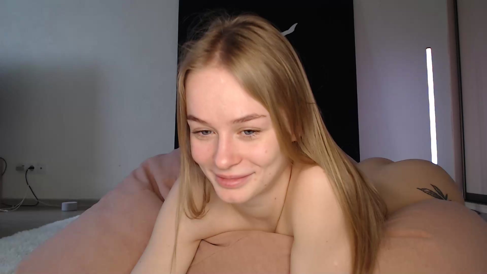 Gallery image thumbnail from Blondino4ka07's myfreecams stream on, 01/09/2025, 07:32 image 13 of 20