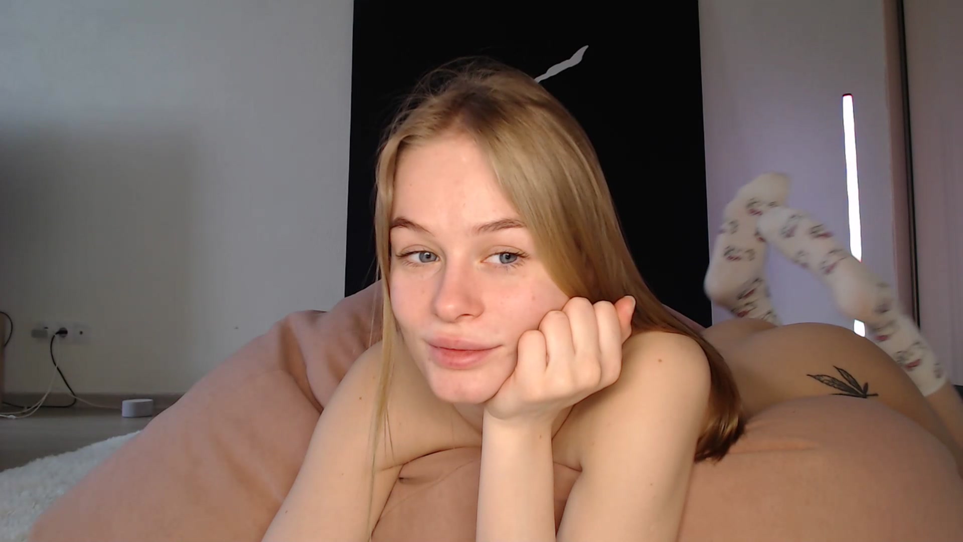 Gallery image thumbnail from Blondino4ka07's myfreecams stream on, 01/09/2025, 07:32 image 7 of 20