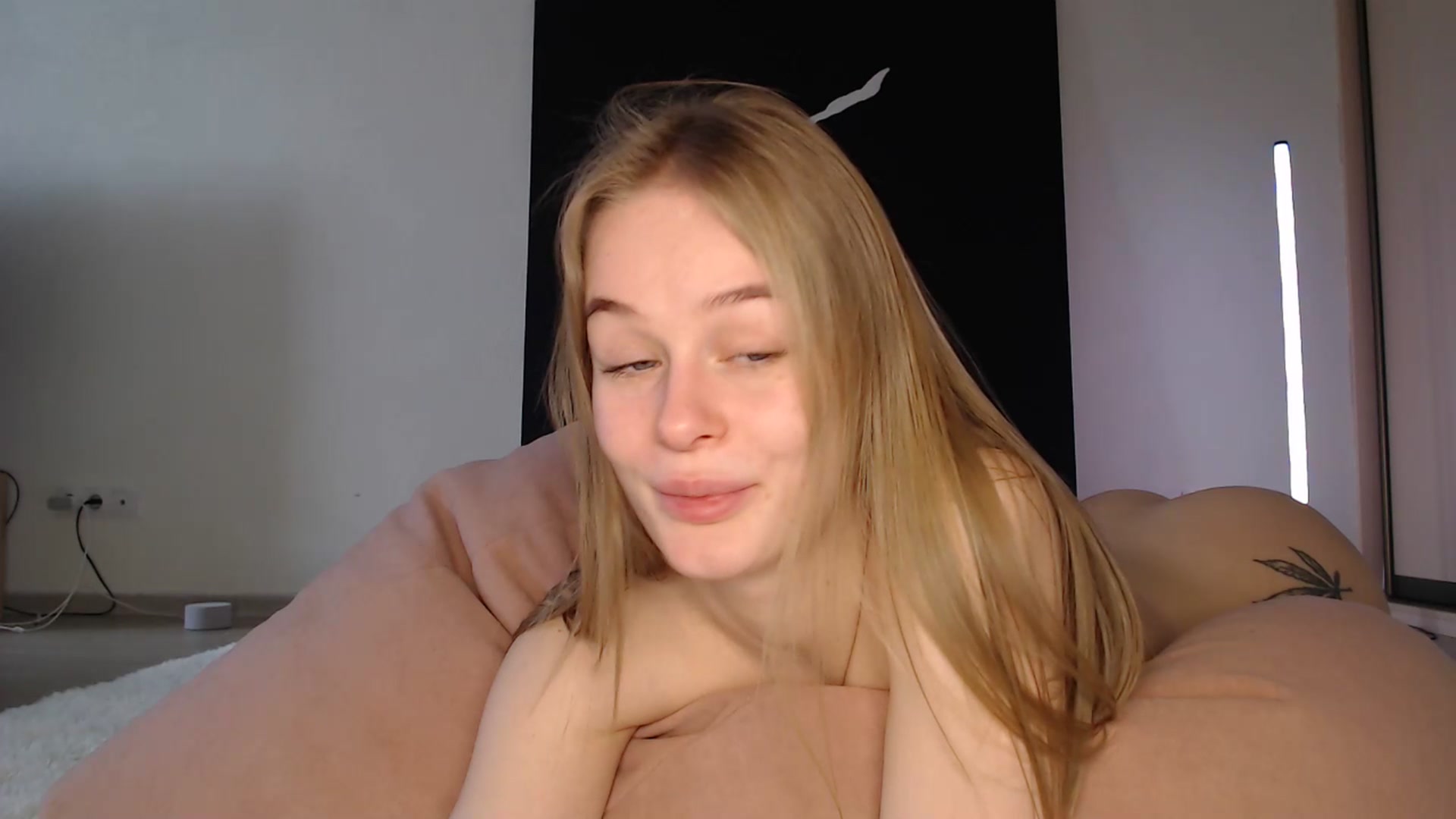 Gallery image thumbnail from Blondino4ka07's myfreecams stream on, 01/09/2025, 07:32 image 16 of 20