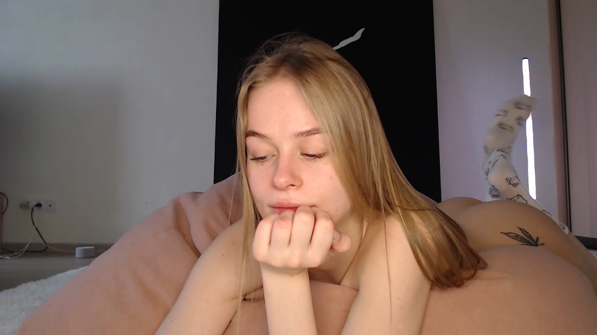 Gallery image thumbnail from Blondino4ka07's myfreecams stream on, 01/09/2025, 07:32 image 10 of 20