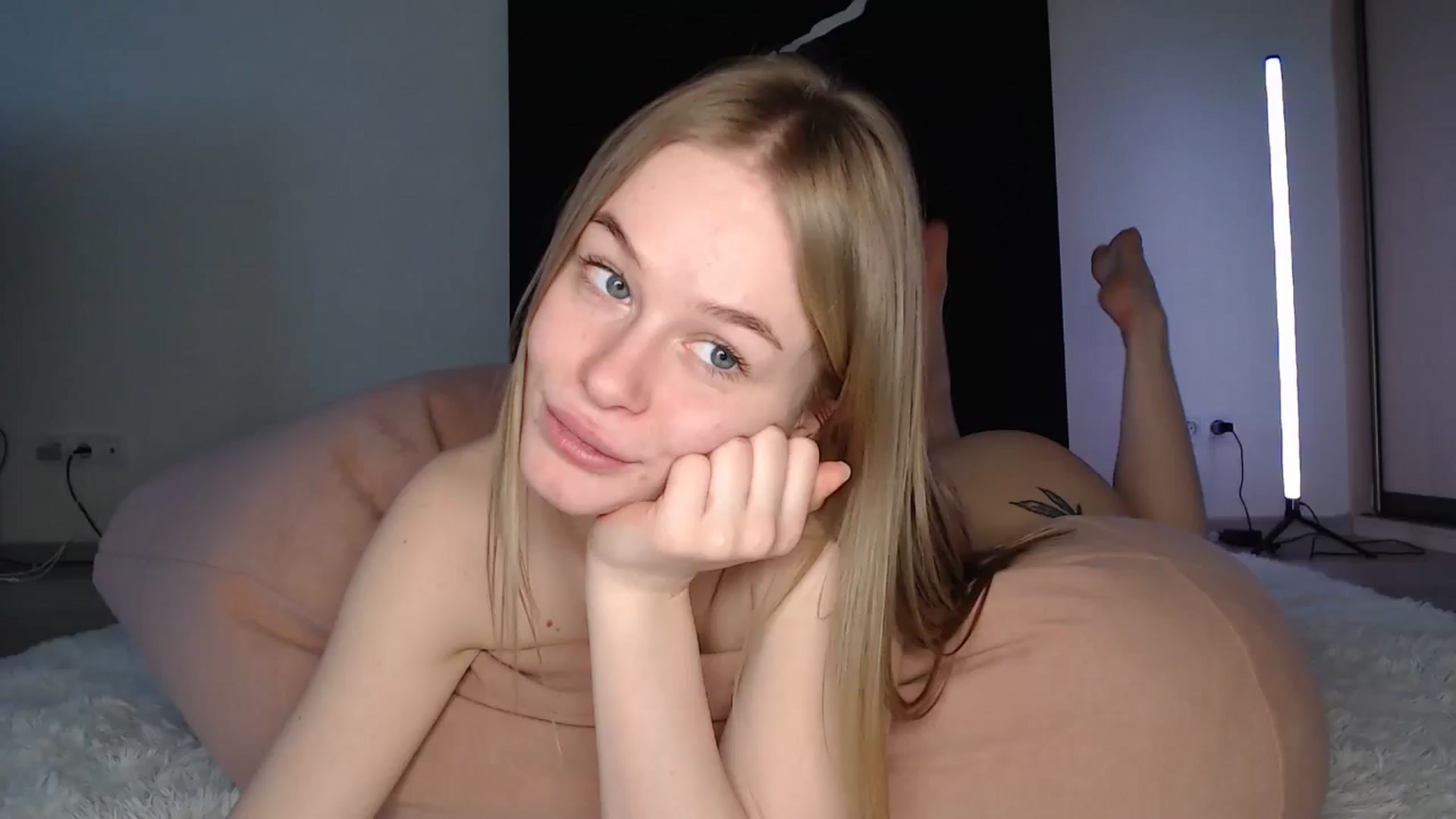 Gallery image thumbnail from Blondino4ka07's myfreecams stream on, 01/09/2025, 09:35 image 14 of 20