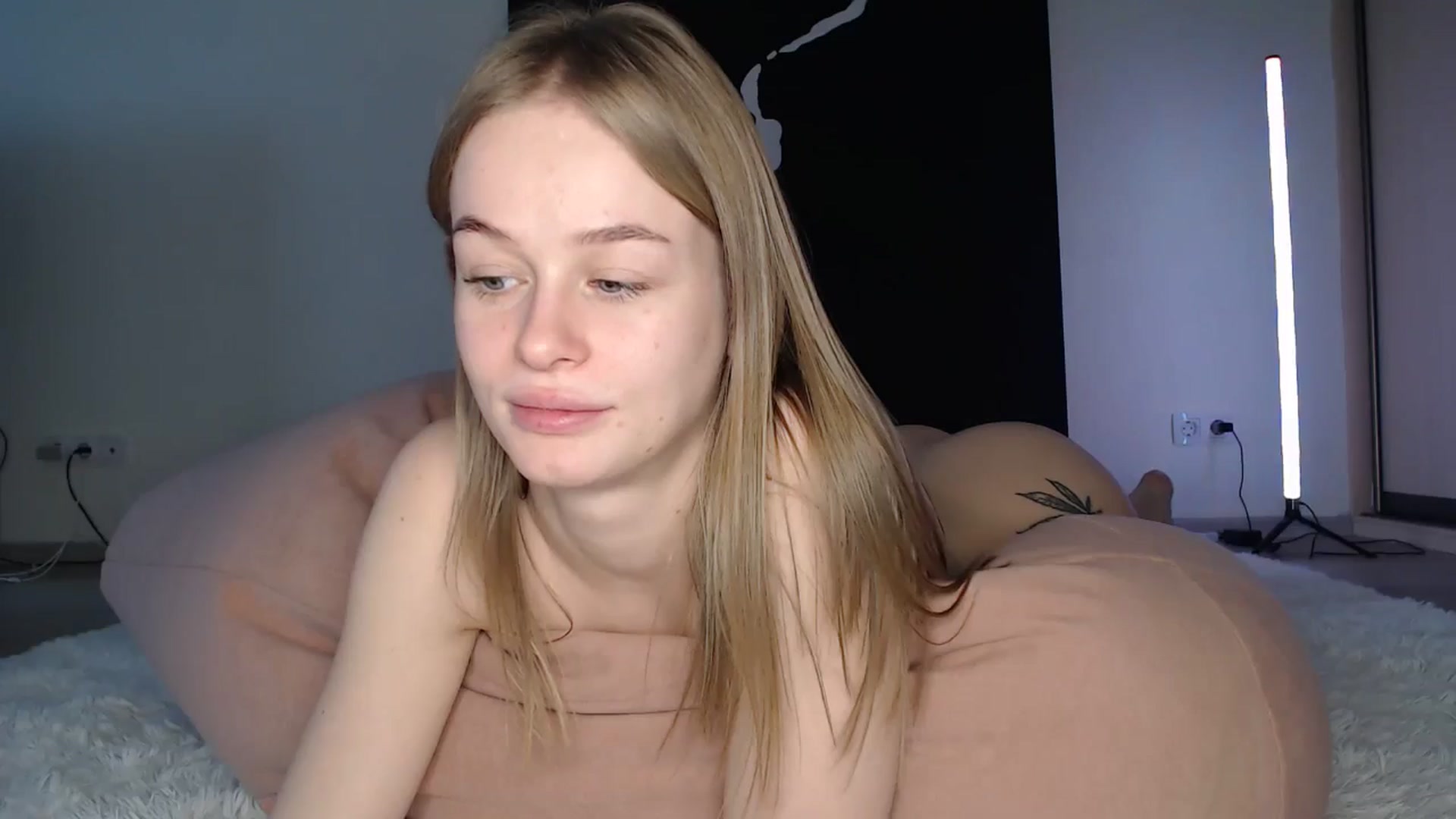 Gallery image thumbnail from Blondino4ka07's myfreecams stream on, 01/09/2025, 09:35 image 11 of 20