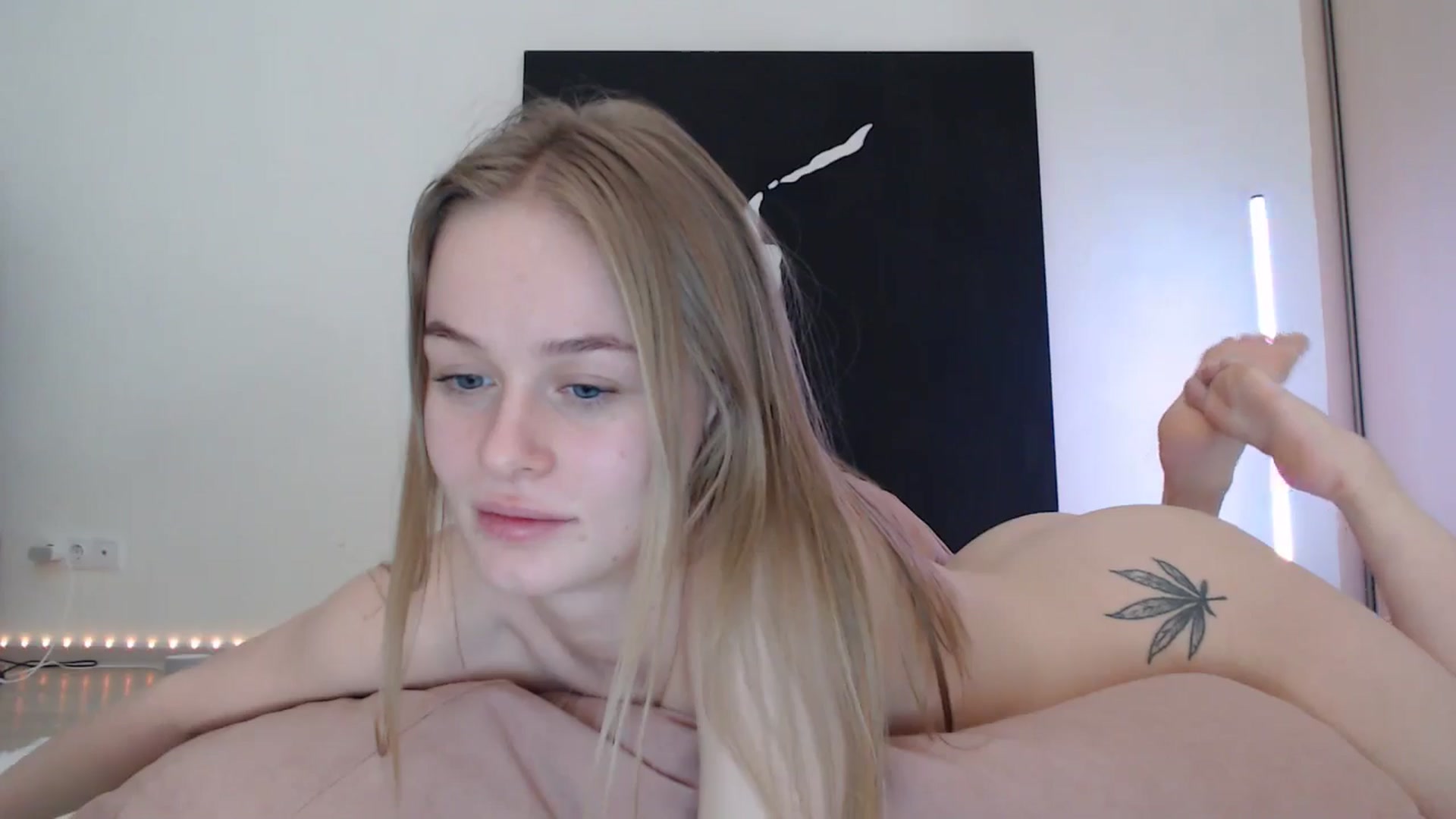 Gallery image thumbnail from Blondino4ka07's myfreecams stream on, 01/09/2025, 16:38 image 9 of 20