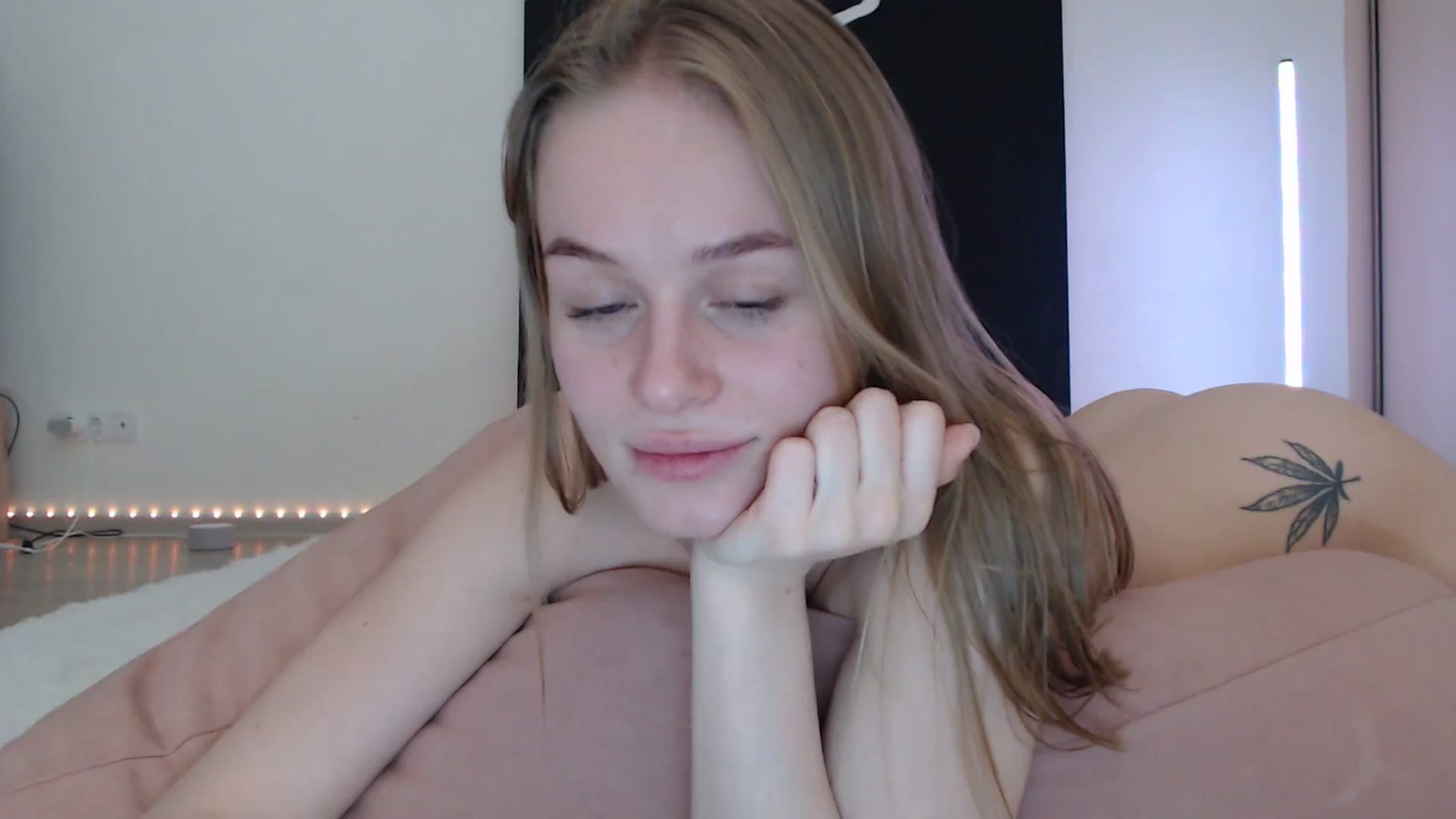 Gallery image thumbnail from Blondino4ka07's myfreecams stream on, 01/09/2025, 17:30 image 6 of 20