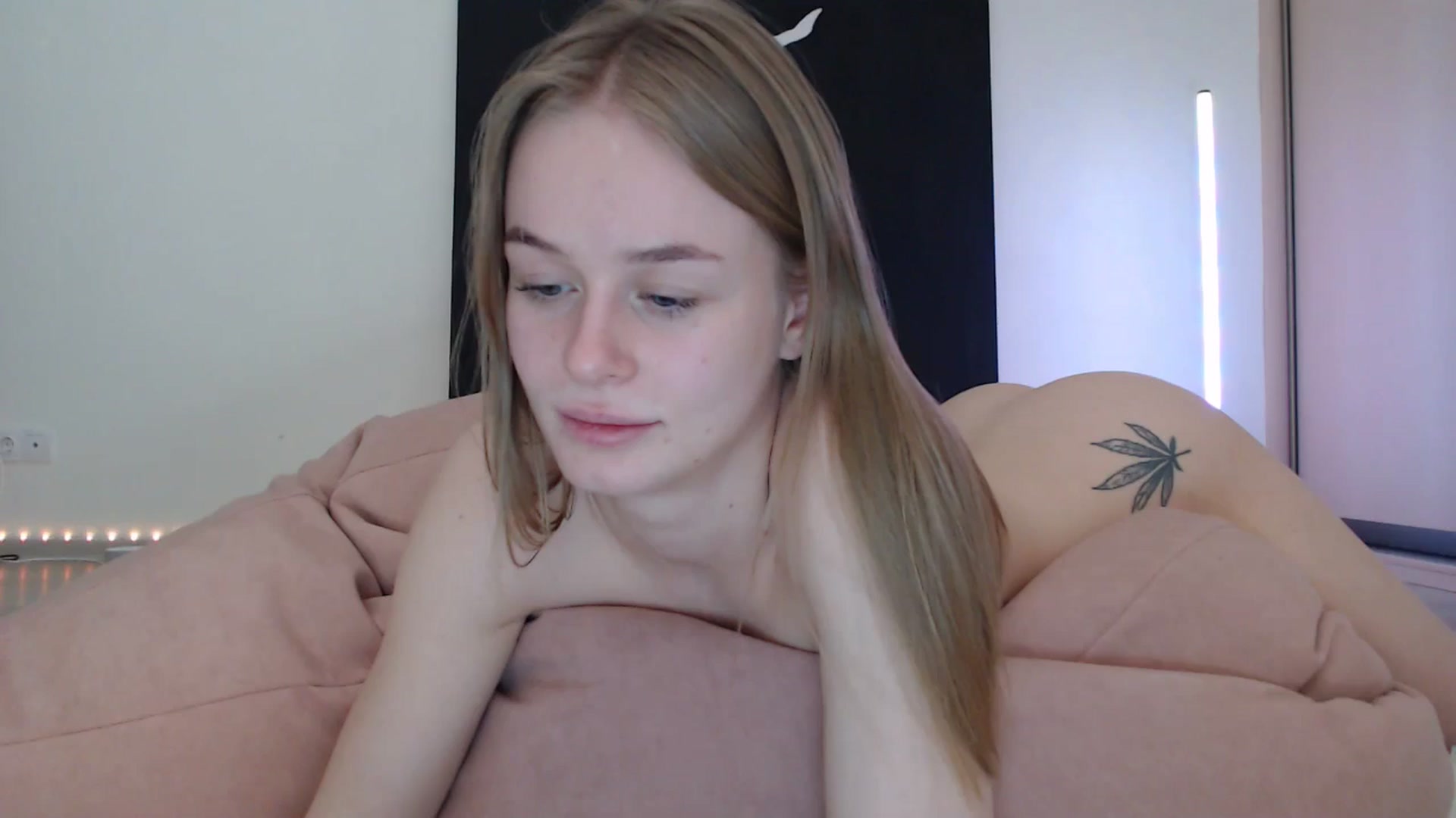 Gallery image thumbnail from Blondino4ka07's myfreecams stream on, 01/09/2025, 18:38 image 1 of 20