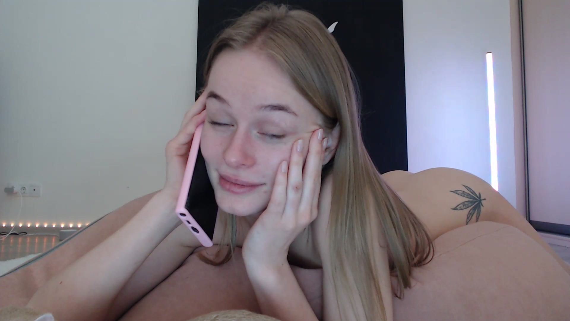 Gallery image thumbnail from Blondino4ka07's myfreecams stream on, 01/09/2025, 19:32 image 13 of 20