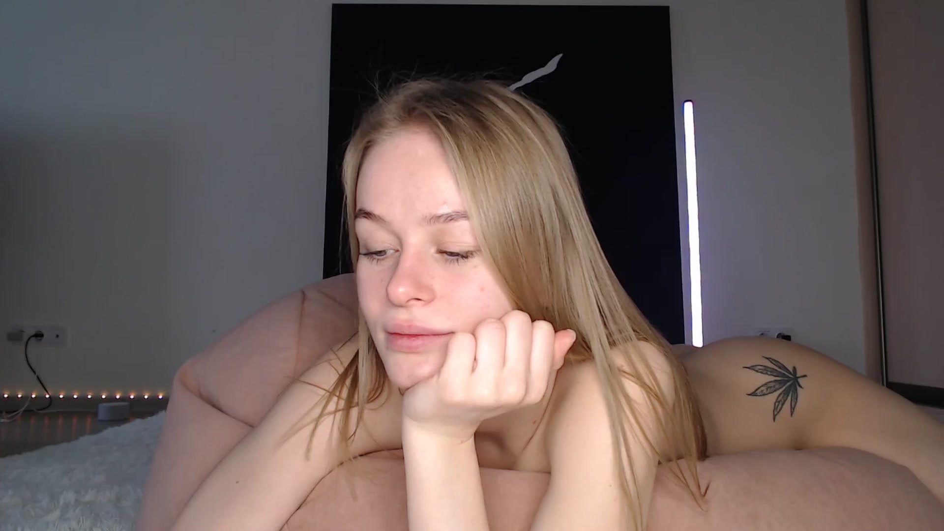 Gallery image thumbnail from Blondino4ka07's myfreecams stream on, 01/10/2025, 08:04 image 17 of 20