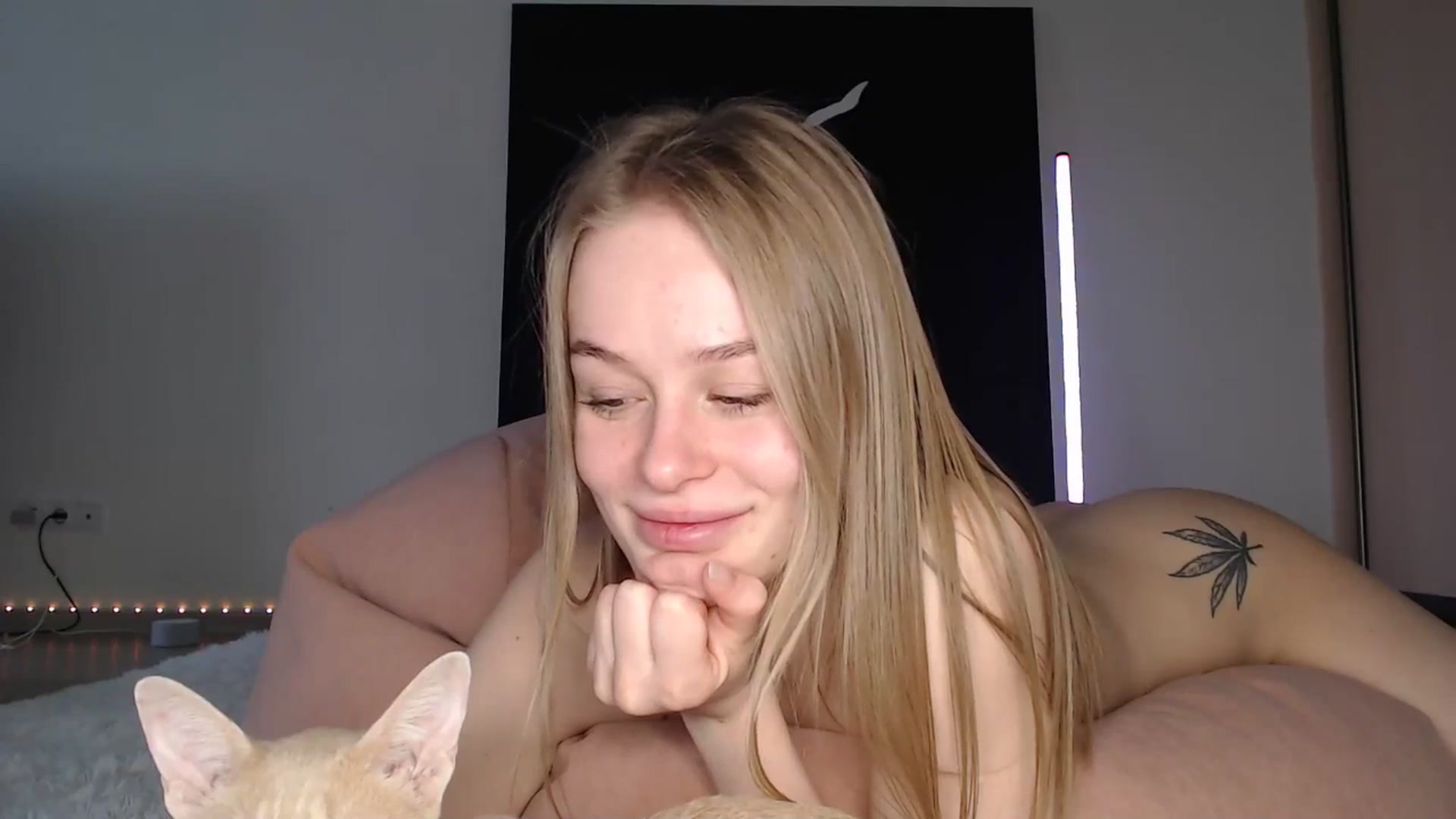 Gallery image thumbnail from Blondino4ka07's myfreecams stream on, 01/10/2025, 08:04 image 13 of 20