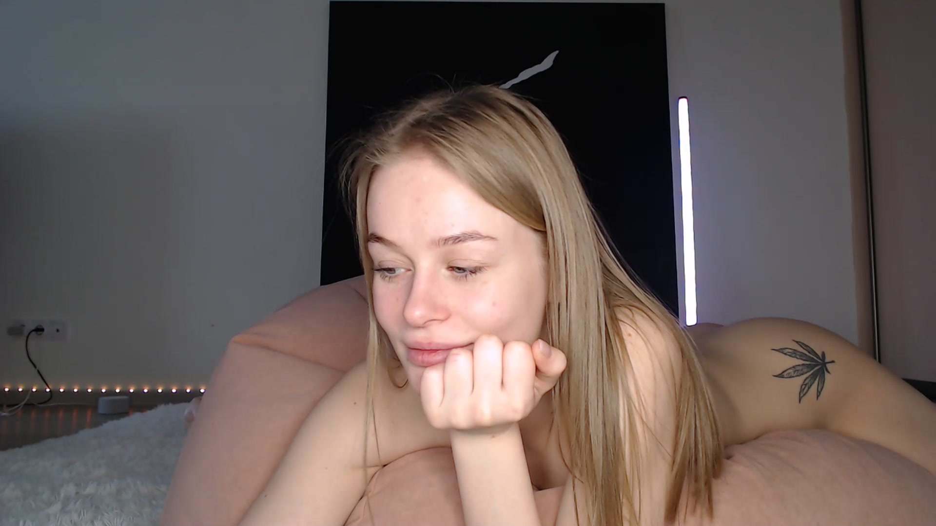 Gallery image thumbnail from Blondino4ka07's myfreecams stream on, 01/10/2025, 08:16 image 10 of 20
