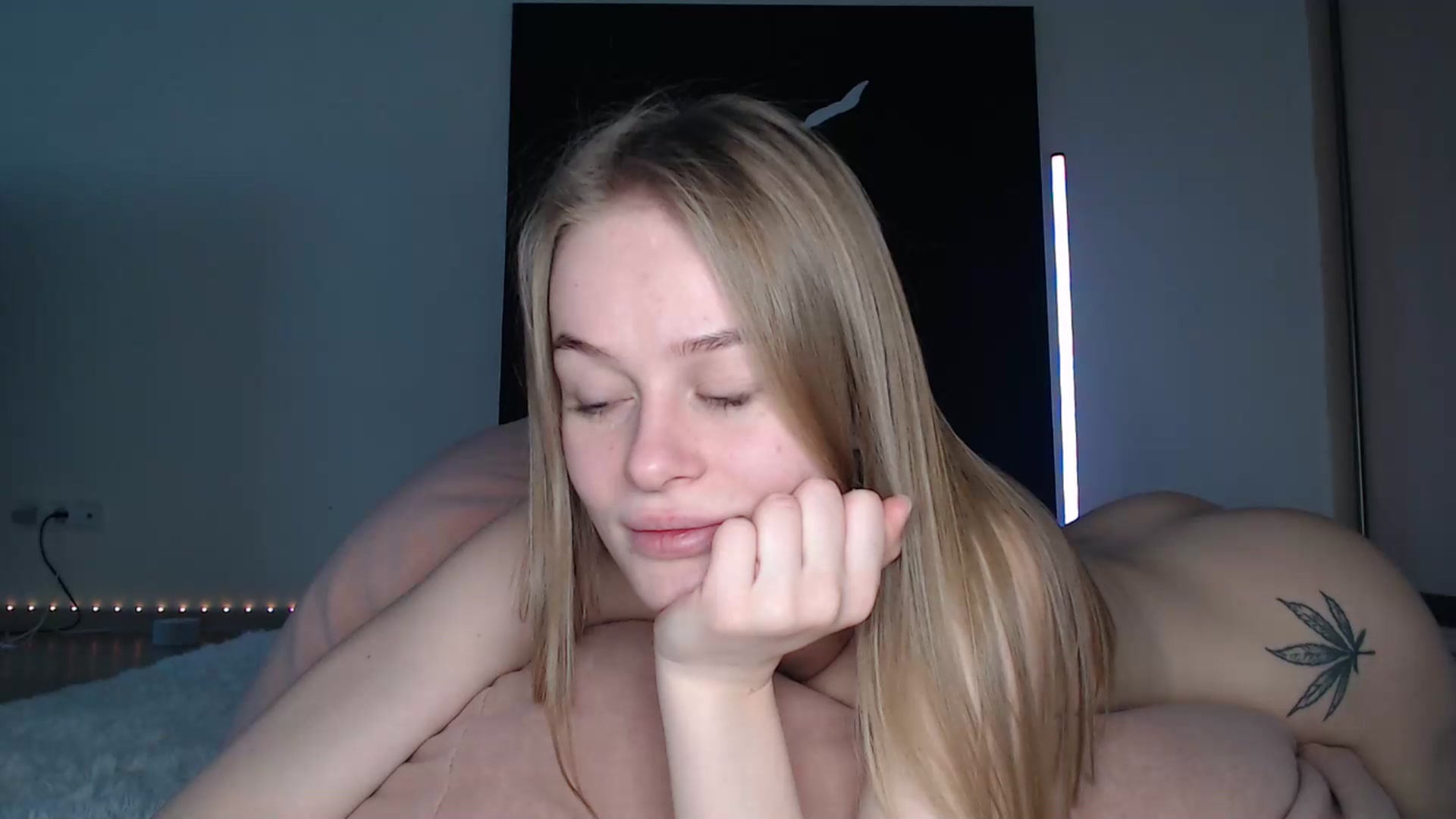 Gallery image thumbnail from Blondino4ka07's myfreecams stream on, 01/10/2025, 08:16 image 18 of 20