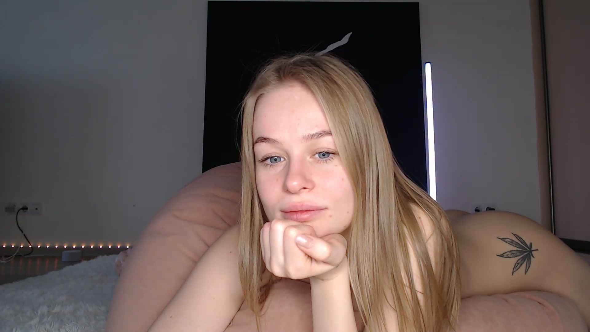 Gallery image thumbnail from Blondino4ka07's myfreecams stream on, 01/10/2025, 08:37 image 7 of 20