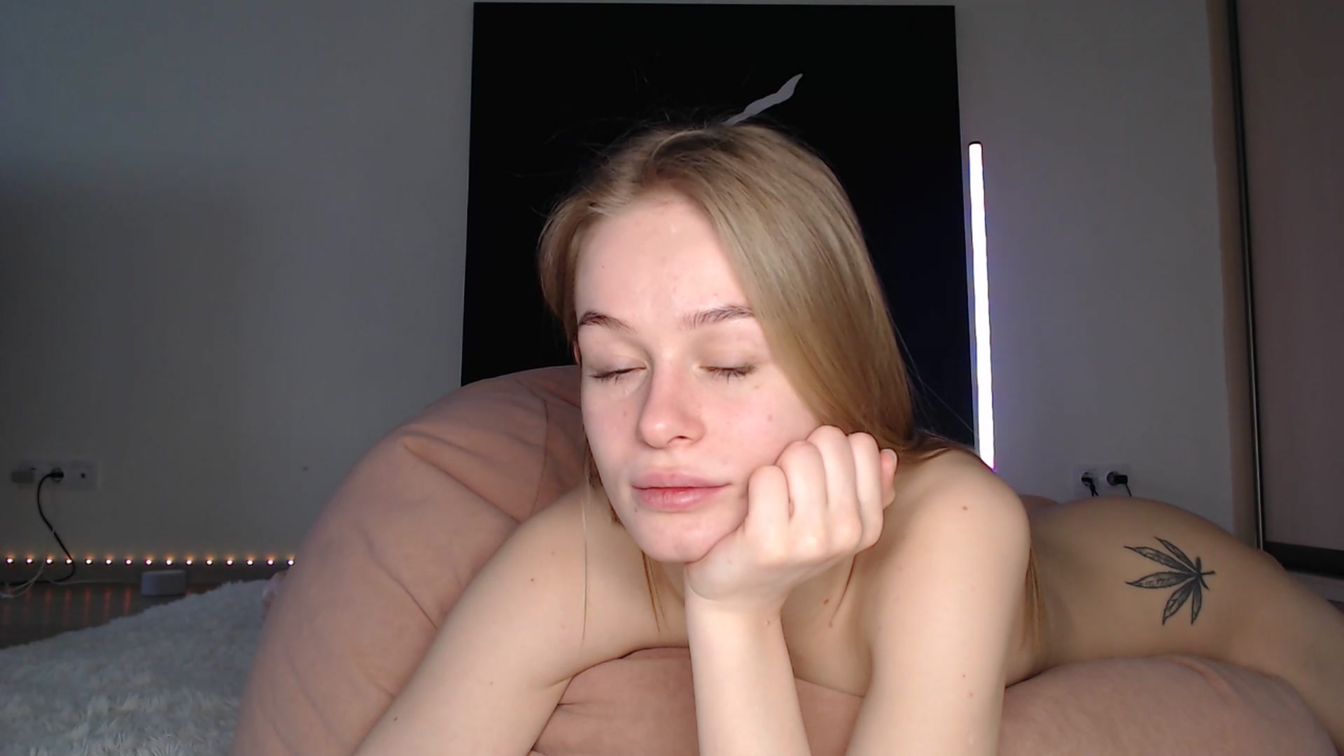 Gallery image thumbnail from Blondino4ka07's myfreecams stream on, 01/10/2025, 08:37 image 19 of 20