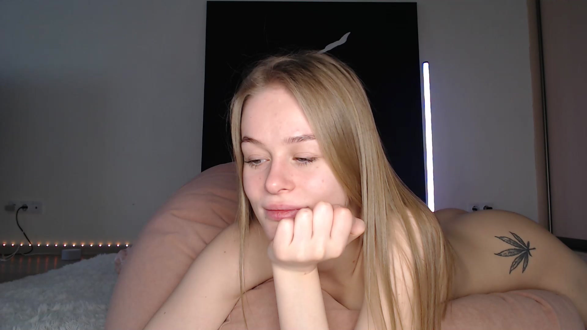 Gallery image thumbnail from Blondino4ka07's myfreecams stream on, 01/10/2025, 08:37 image 9 of 20