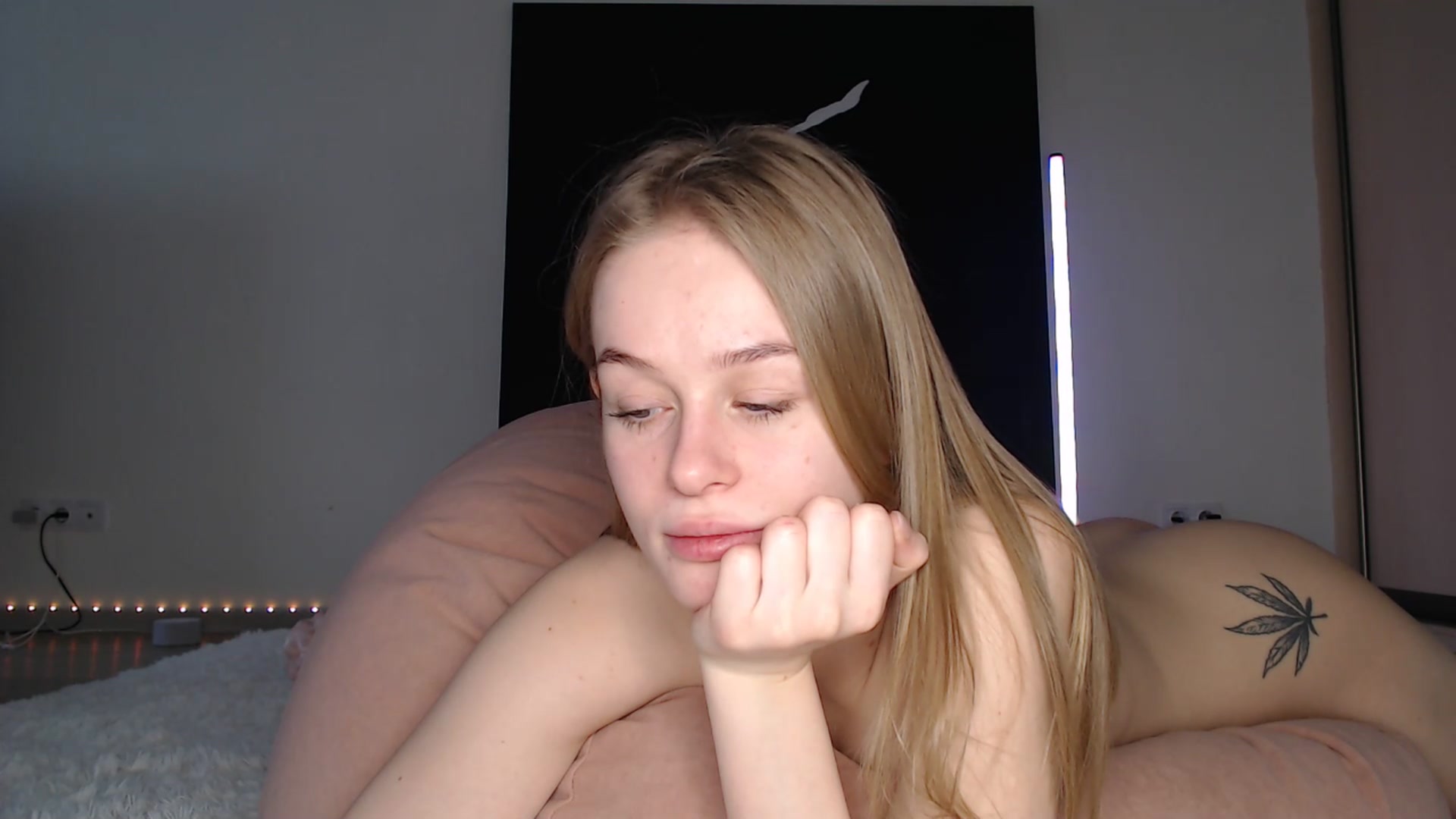Gallery image thumbnail from Blondino4ka07's myfreecams stream on, 01/10/2025, 08:37 image 10 of 20
