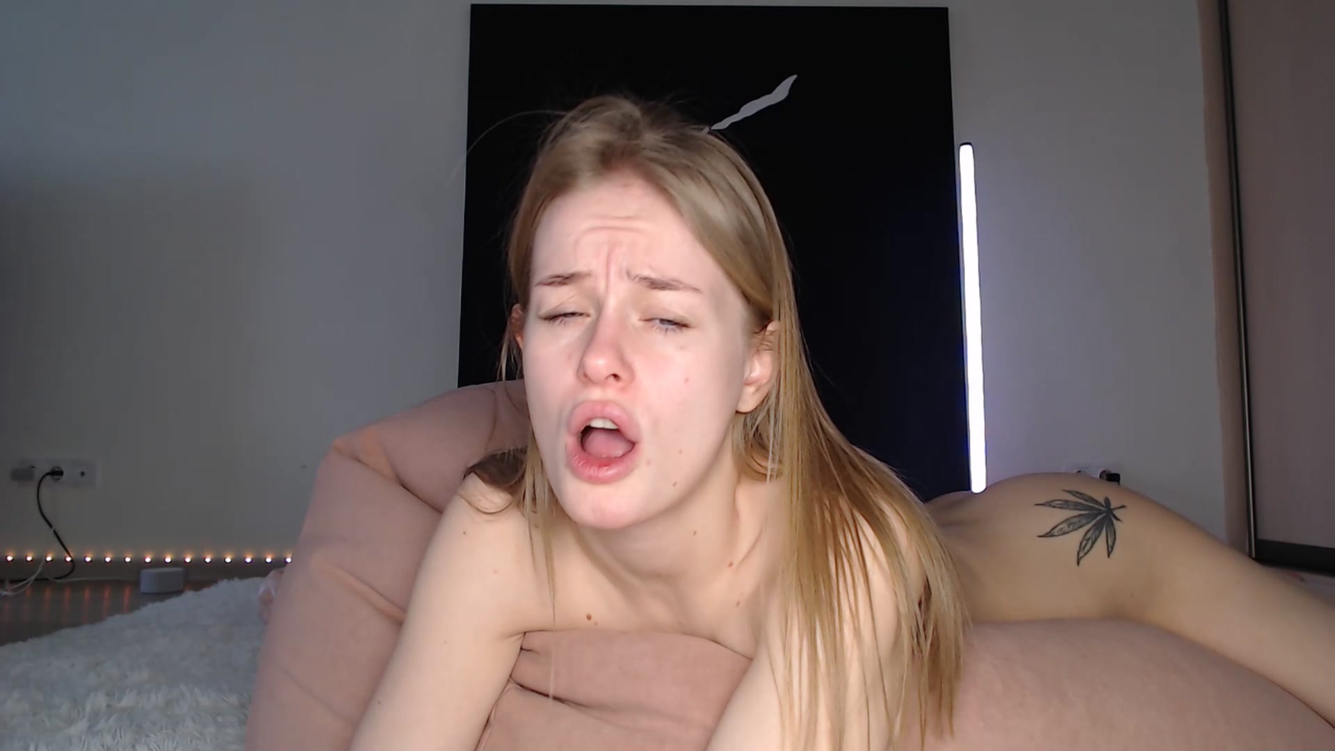 Gallery image thumbnail from Blondino4ka07's myfreecams stream on, 01/10/2025, 08:57 image 11 of 20