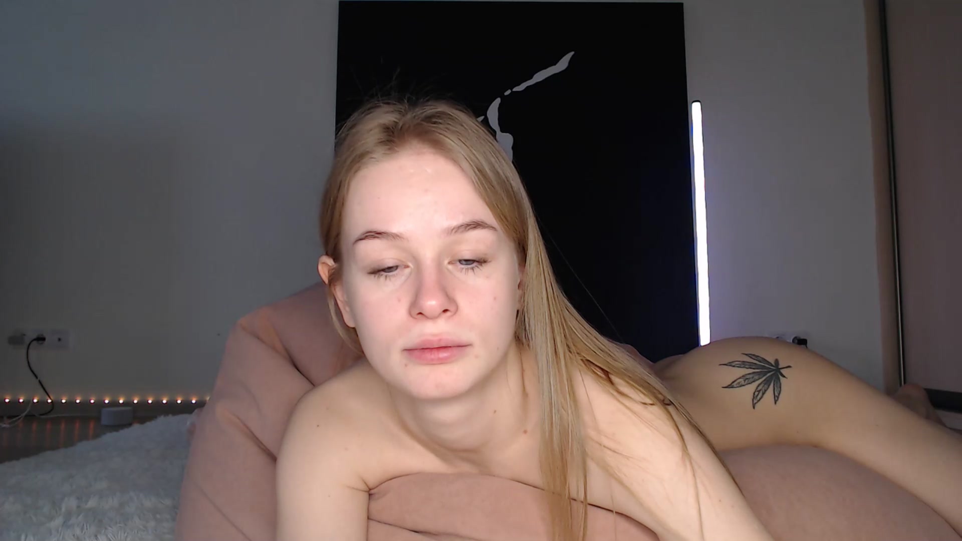 Gallery image thumbnail from Blondino4ka07's myfreecams stream on, 01/10/2025, 08:57 image 15 of 20