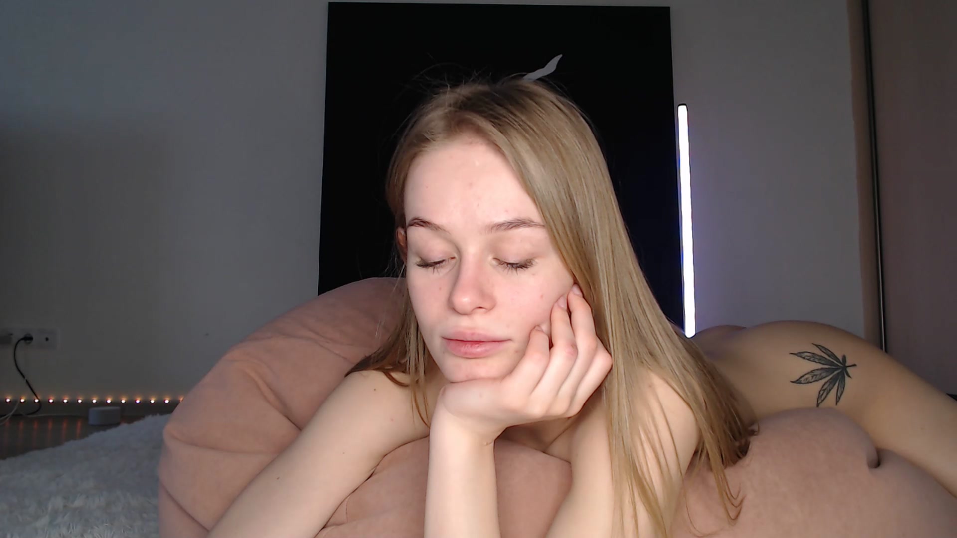 Gallery image thumbnail from Blondino4ka07's myfreecams stream on, 01/10/2025, 08:57 image 20 of 20