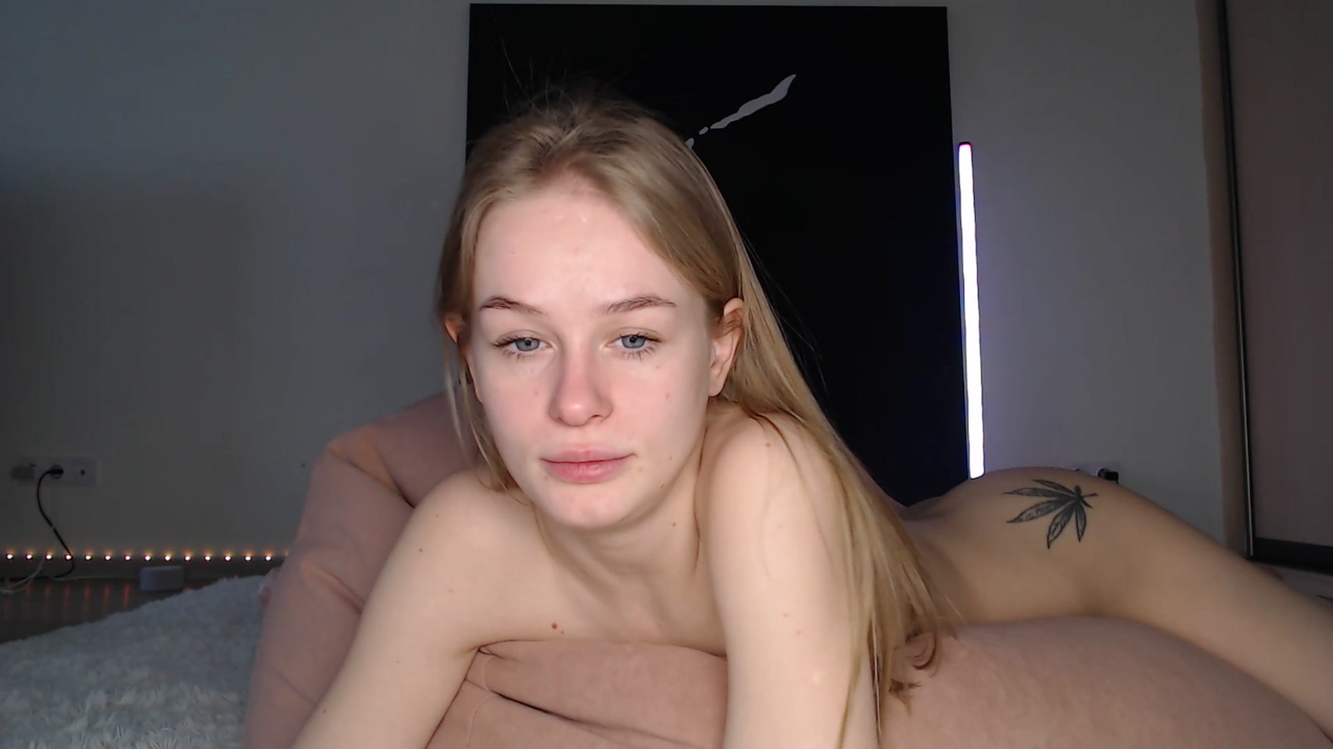 Gallery image thumbnail from Blondino4ka07's myfreecams stream on, 01/10/2025, 08:57 image 13 of 20