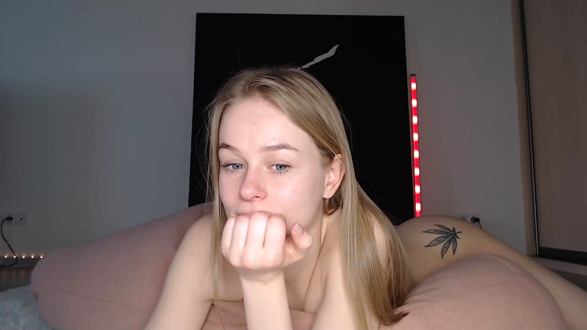 Gallery image thumbnail from Blondino4ka07's myfreecams stream on, 01/10/2025, 10:13 image 4 of 20