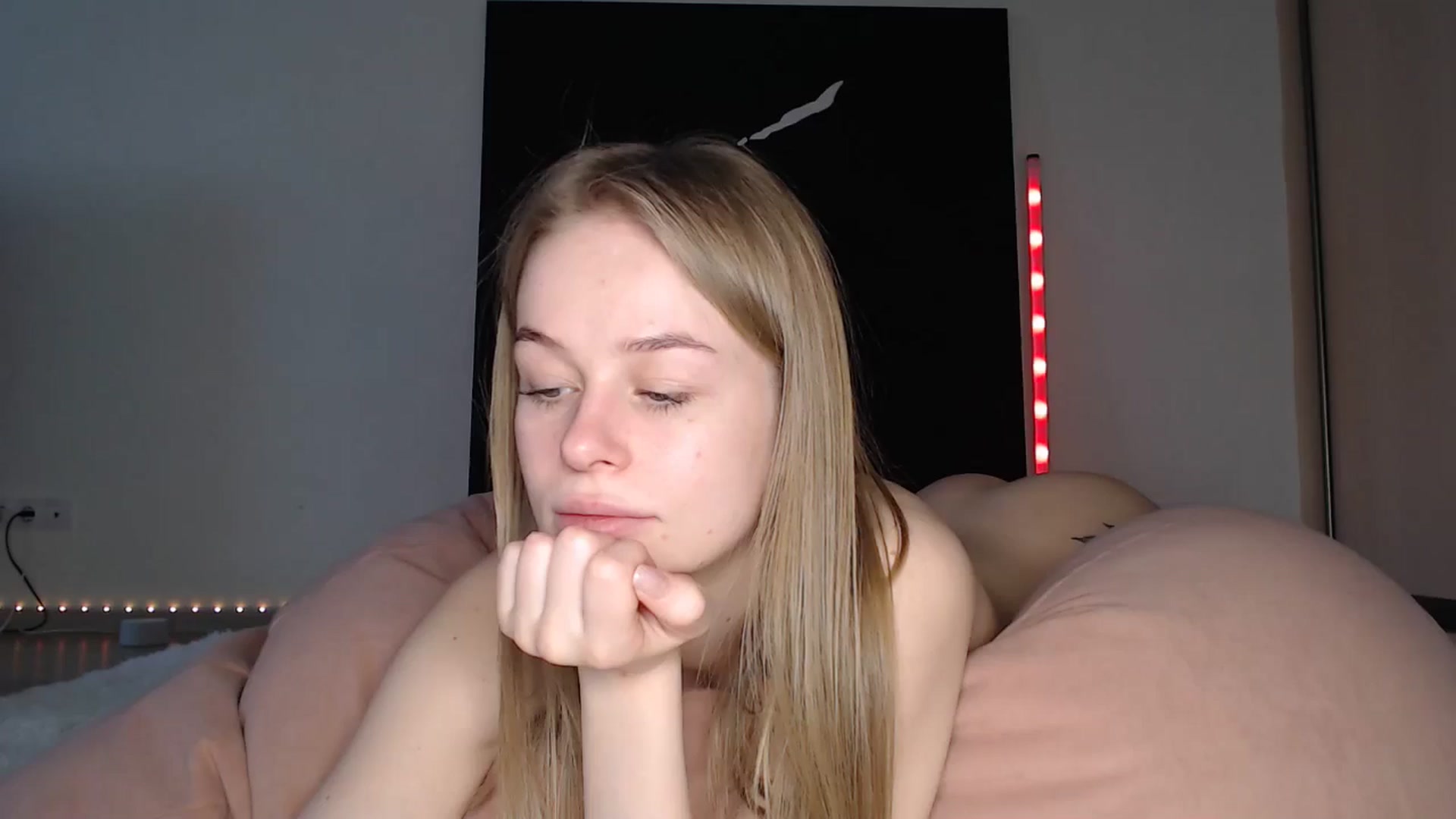 Gallery image thumbnail from Blondino4ka07's myfreecams stream on, 01/10/2025, 10:13 image 7 of 20