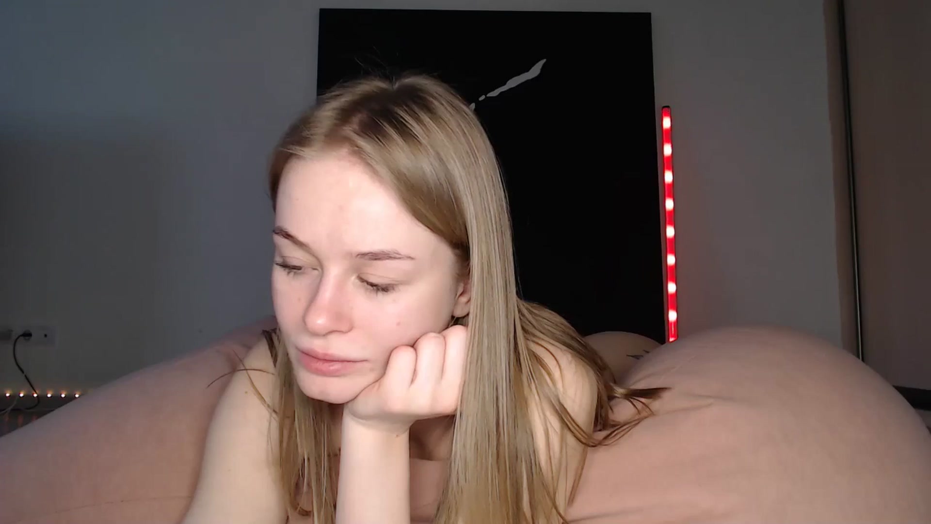 Gallery image thumbnail from Blondino4ka07's myfreecams stream on, 01/10/2025, 10:13 image 18 of 20