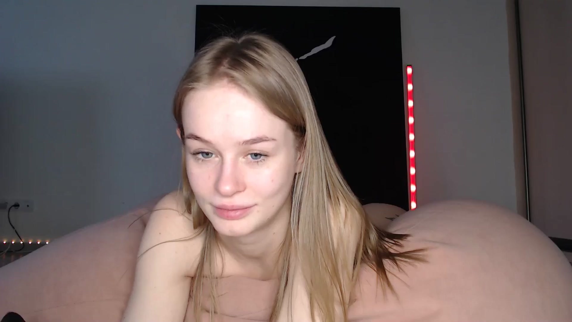 Gallery image thumbnail from Blondino4ka07's myfreecams stream on, 01/10/2025, 10:13 image 17 of 20