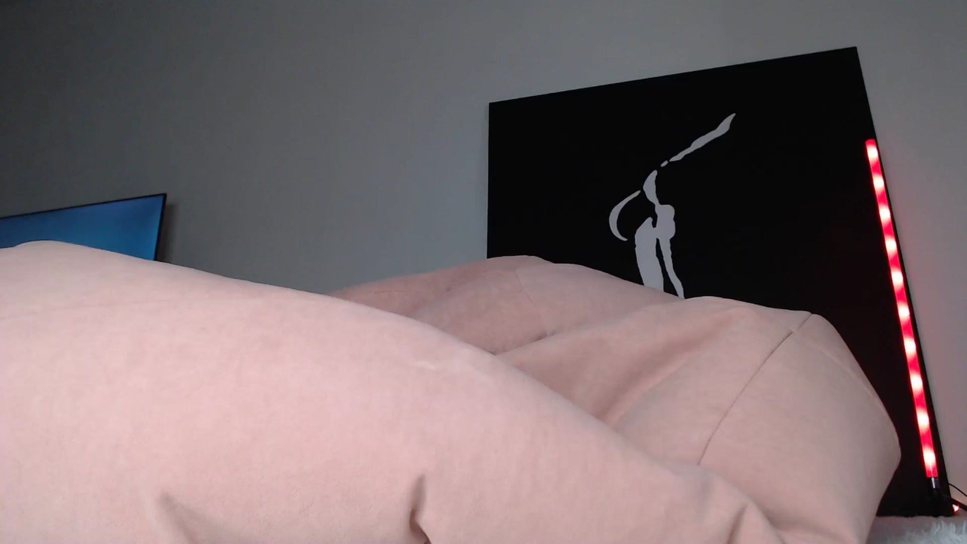 Gallery image thumbnail from Blondino4ka07's myfreecams stream on, 01/10/2025, 18:32 image 20 of 20