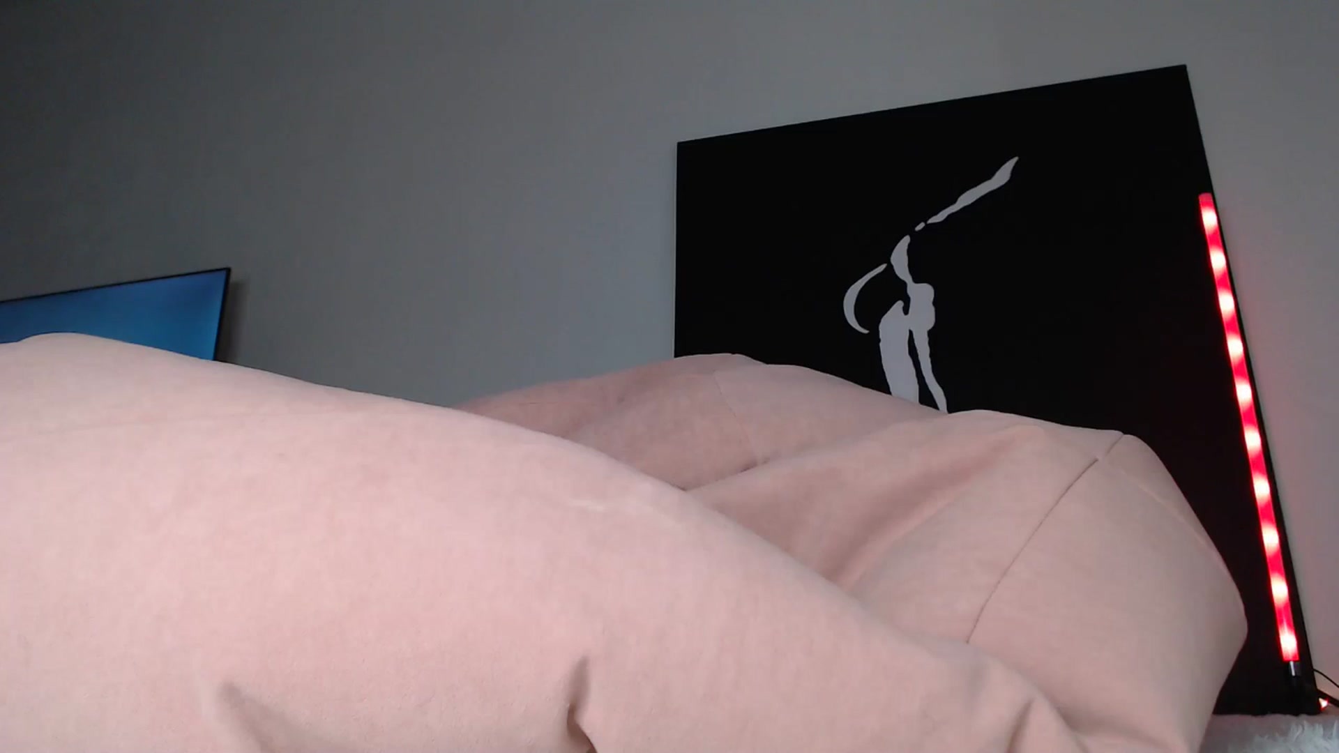 Gallery image thumbnail from Blondino4ka07's myfreecams stream on, 01/10/2025, 18:32 image 19 of 20