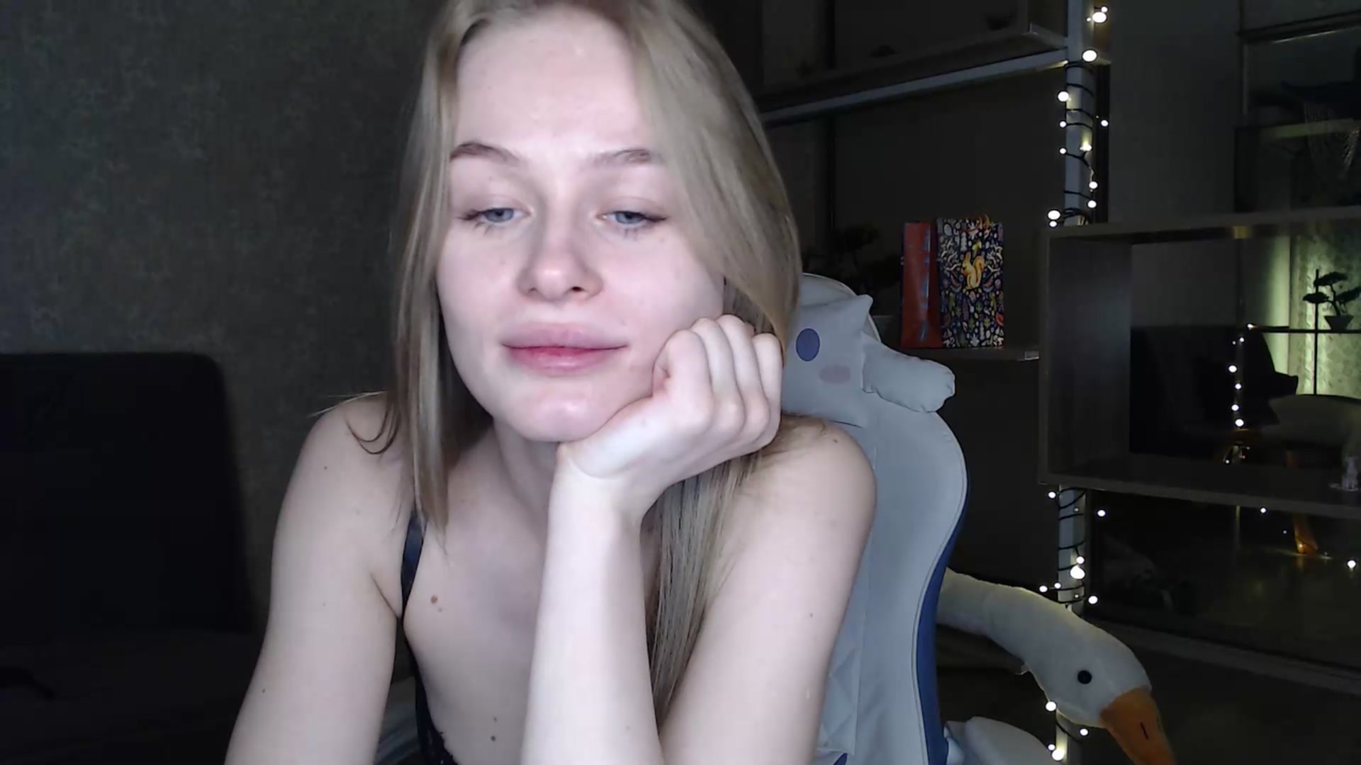 Gallery image thumbnail from Blondino4ka07's myfreecams stream on, 01/18/2025, 18:02 image 14 of 20