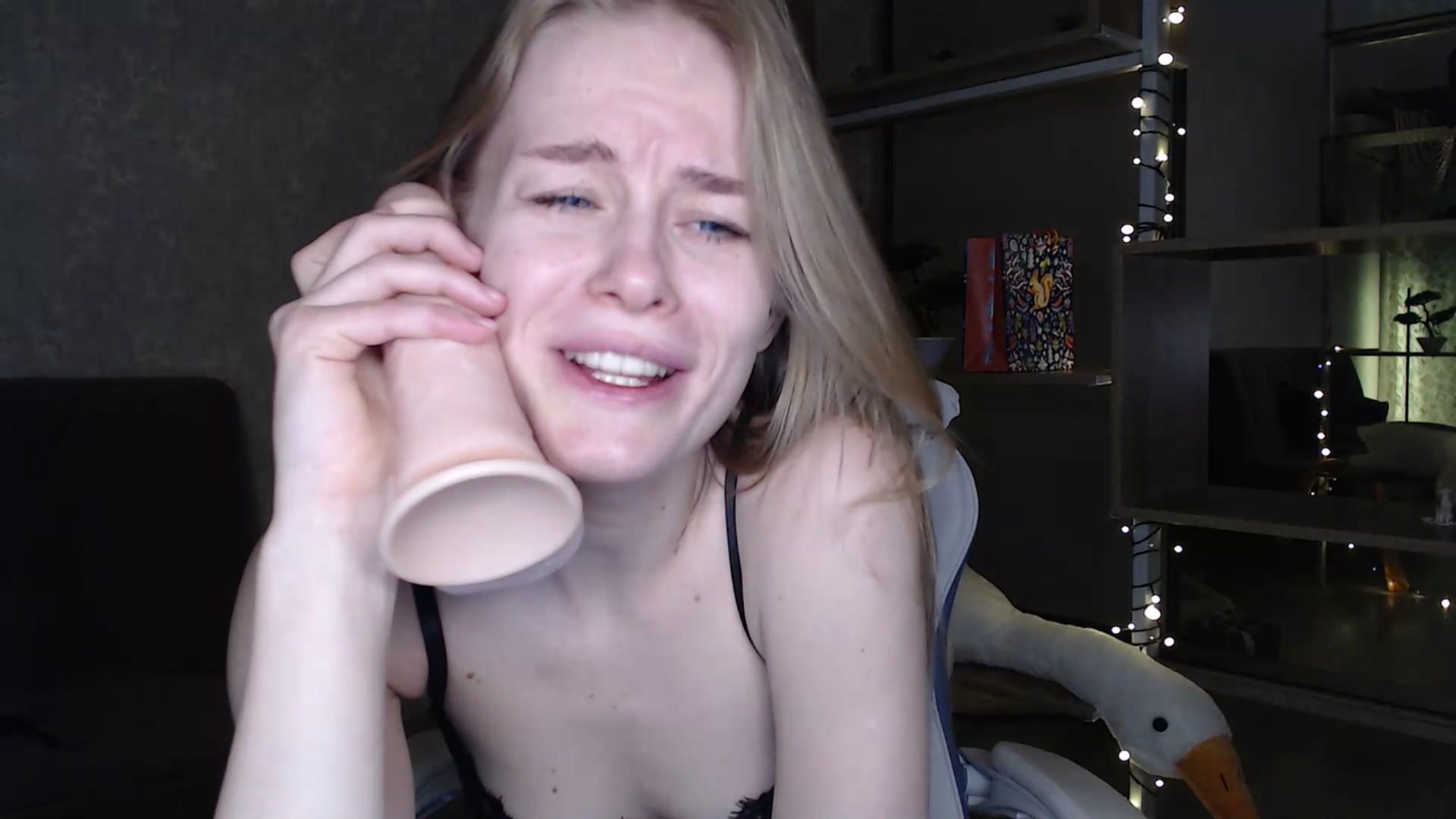 Gallery image thumbnail from Blondino4ka07's myfreecams stream on, 01/18/2025, 18:02 image 4 of 20