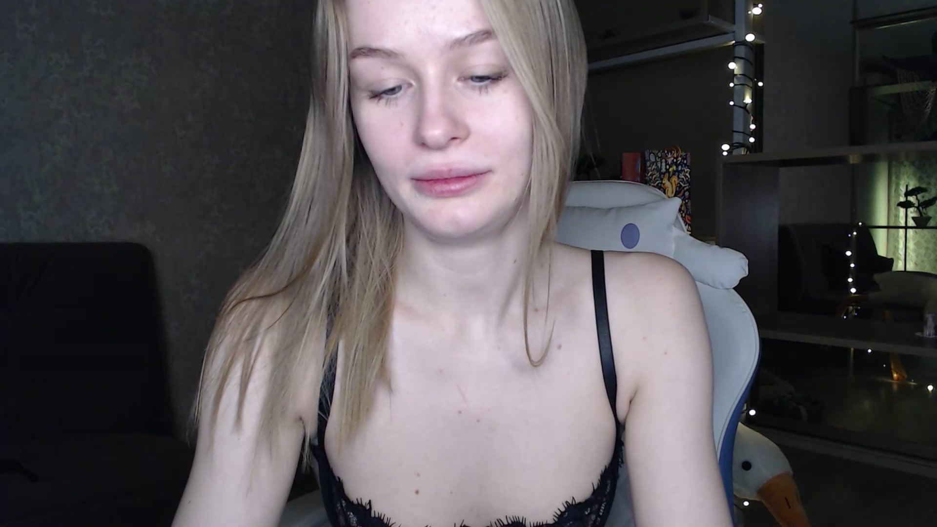 Gallery image thumbnail from Blondino4ka07's myfreecams stream on, 01/18/2025, 18:02 image 18 of 20