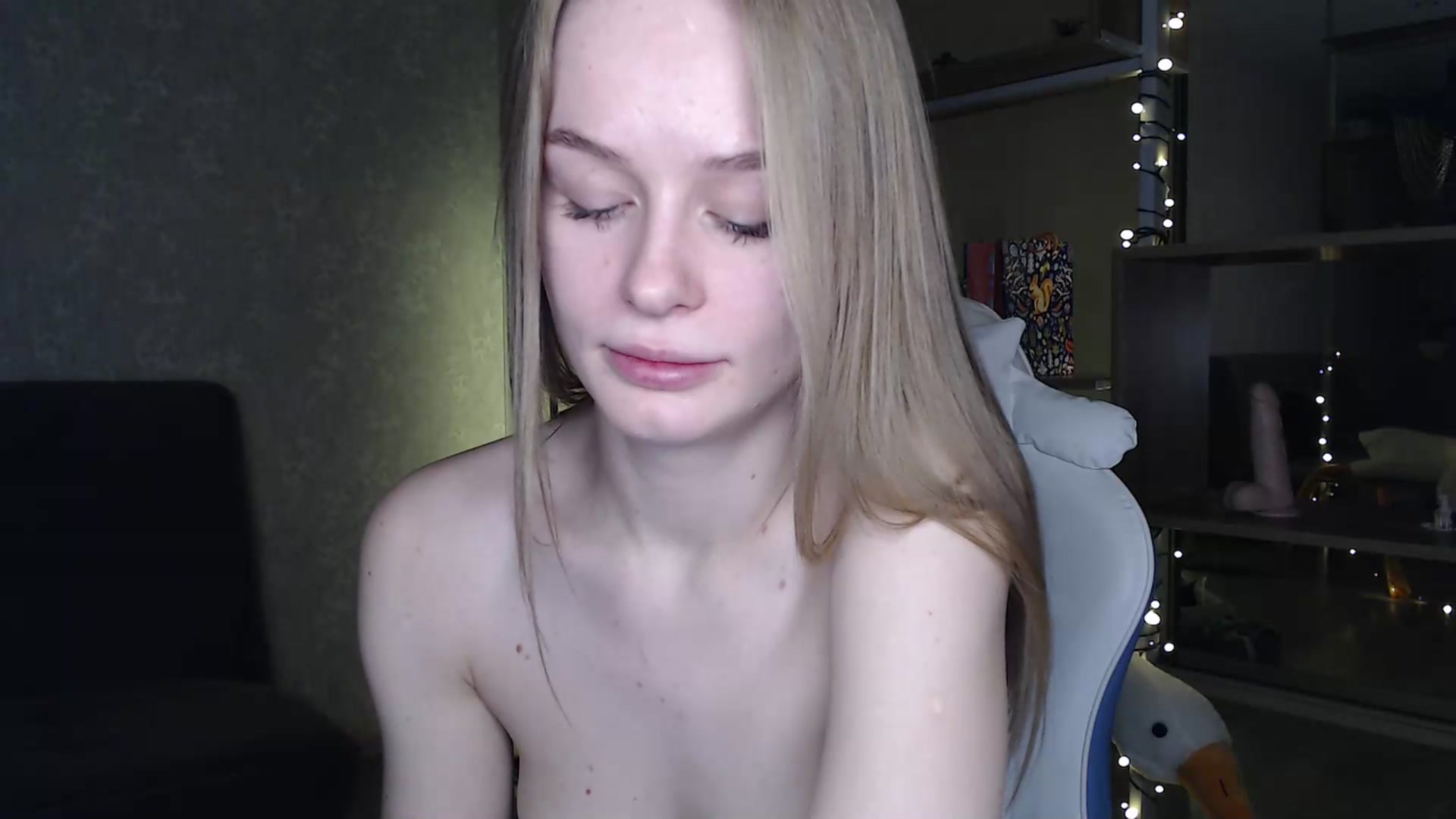 Gallery image thumbnail from Blondino4ka07's myfreecams stream on, 01/18/2025, 19:03 image 12 of 20