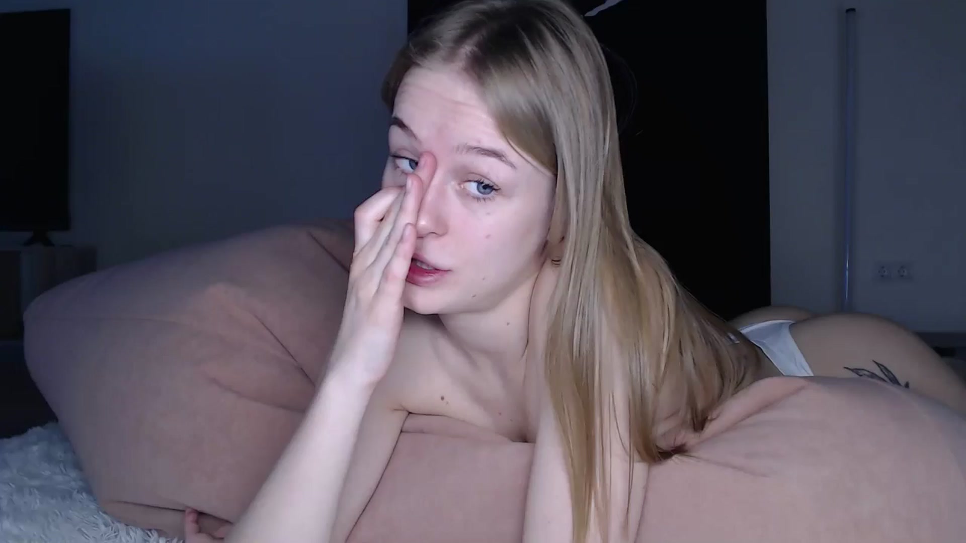 Gallery image thumbnail from Blondino4ka07's myfreecams stream on, 01/19/2025, 11:04 image 20 of 20