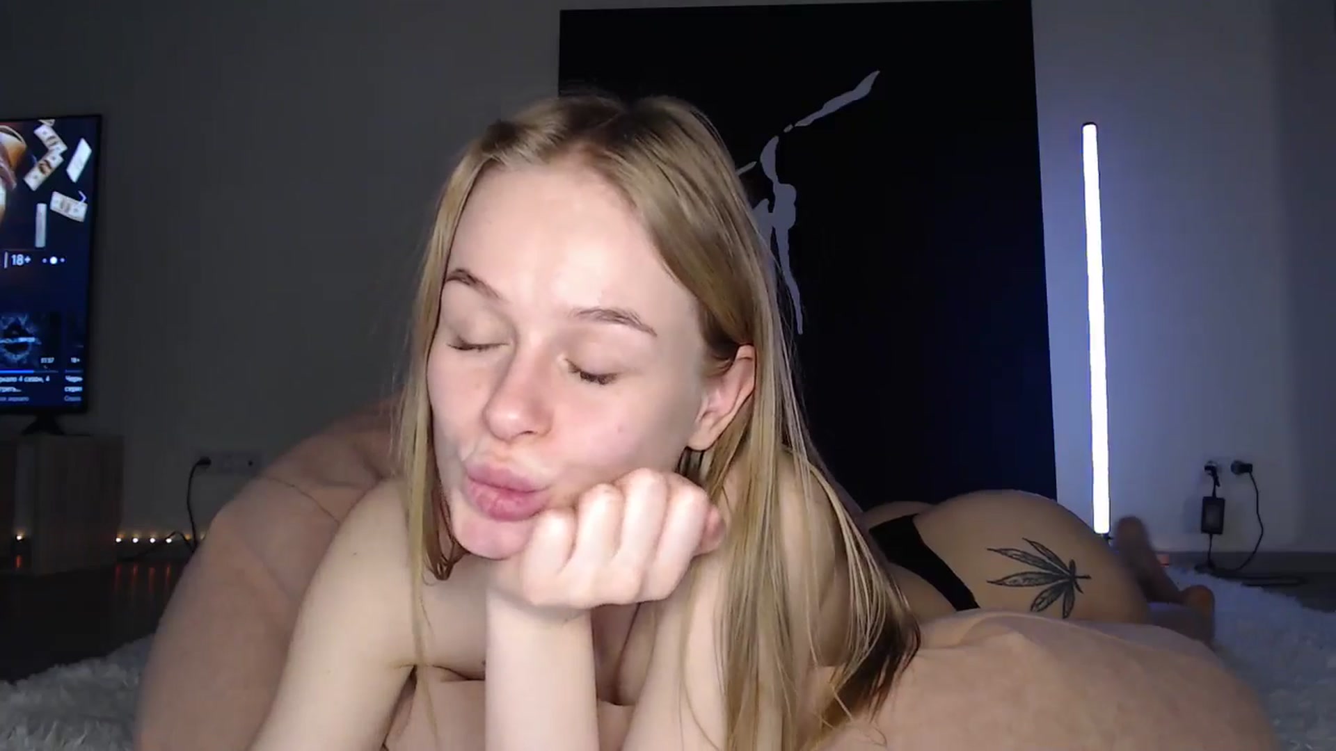 Gallery image thumbnail from Blondino4ka07's myfreecams stream on, 01/19/2025, 19:34 image 17 of 20