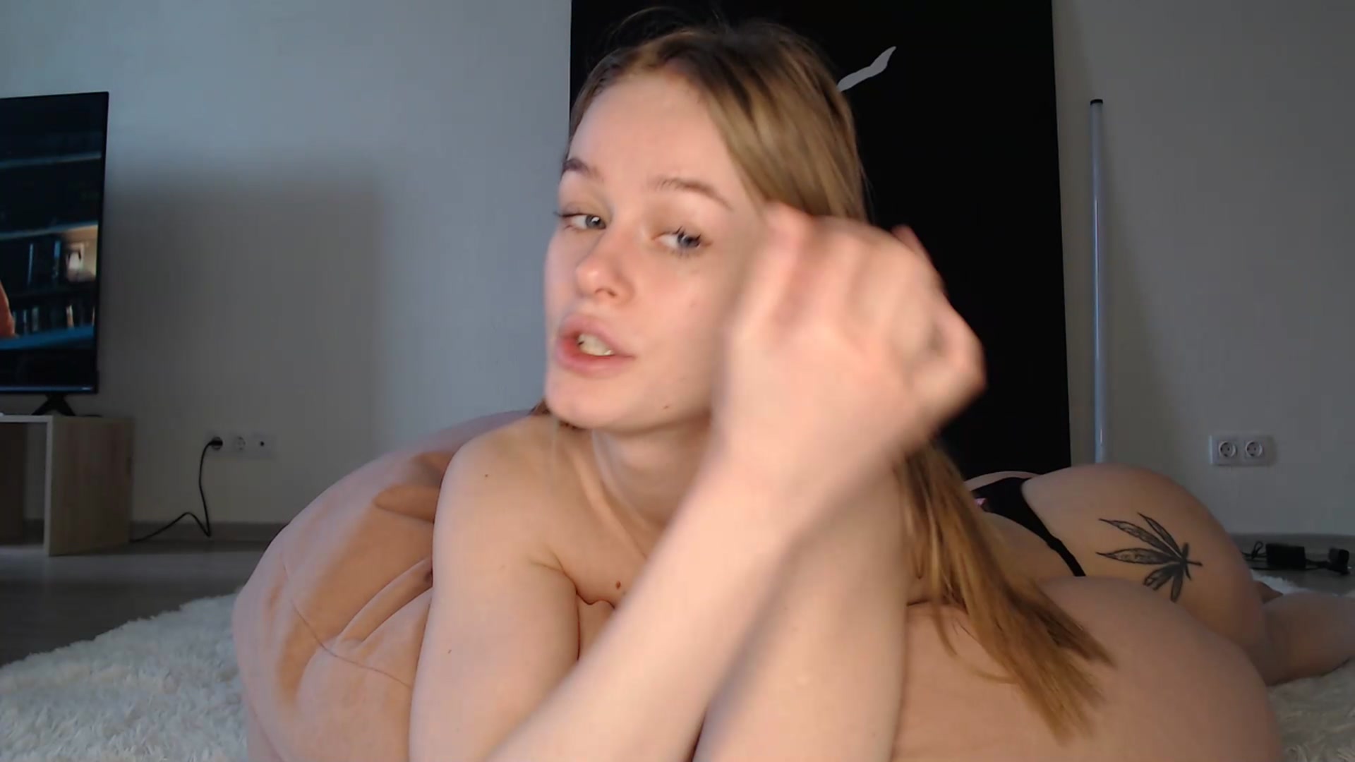 Gallery image thumbnail from Blondino4ka07's myfreecams stream on, 01/20/2025, 06:28 image 8 of 20
