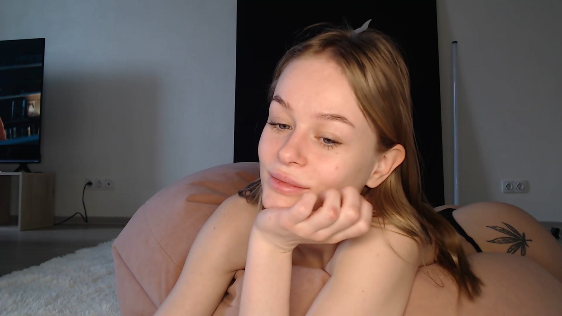 Gallery image thumbnail from Blondino4ka07's myfreecams stream on, 01/20/2025, 06:28 image 9 of 20