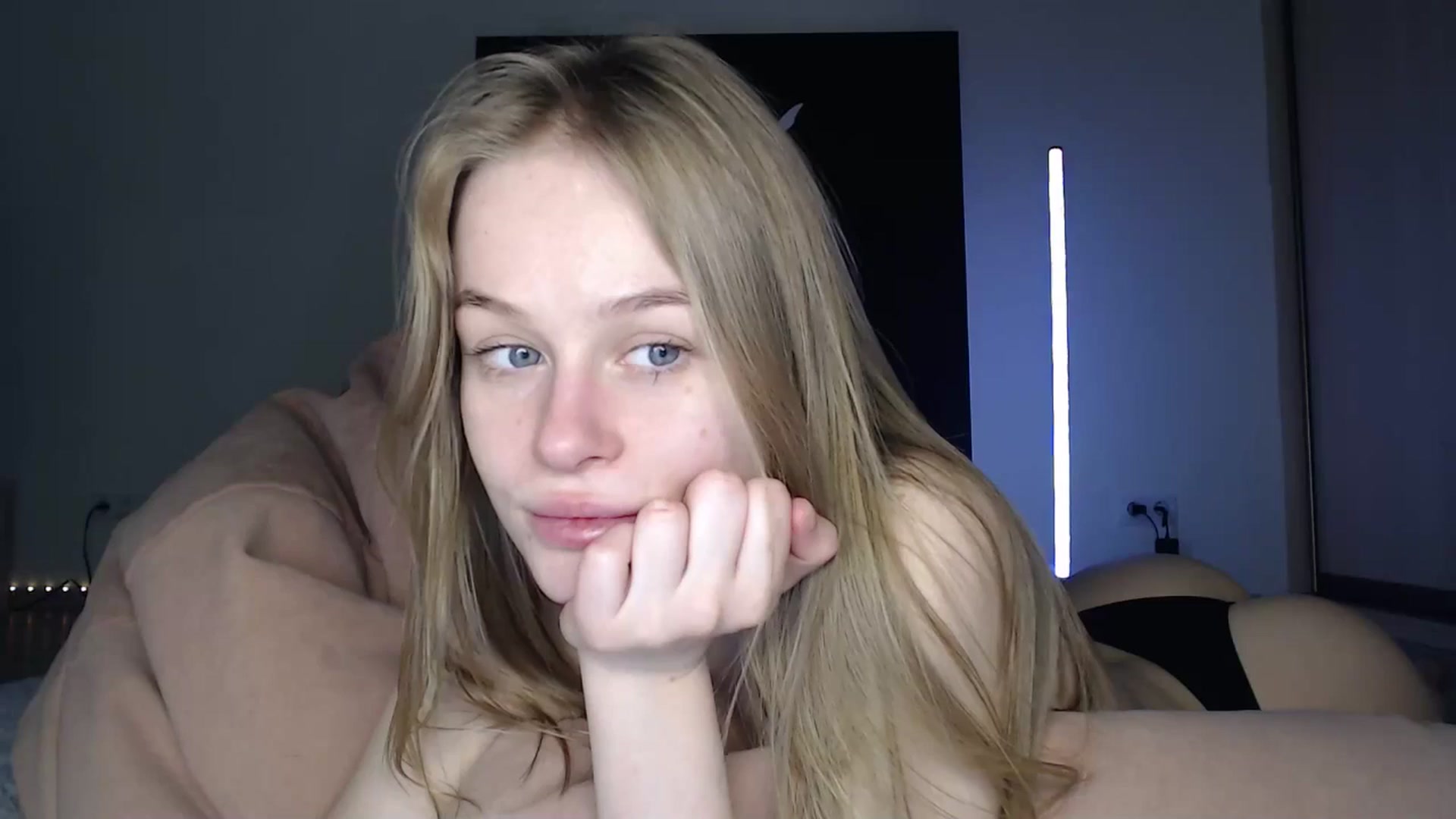 Gallery image thumbnail from Blondino4ka07's myfreecams stream on, 01/21/2025, 18:40 image 7 of 20