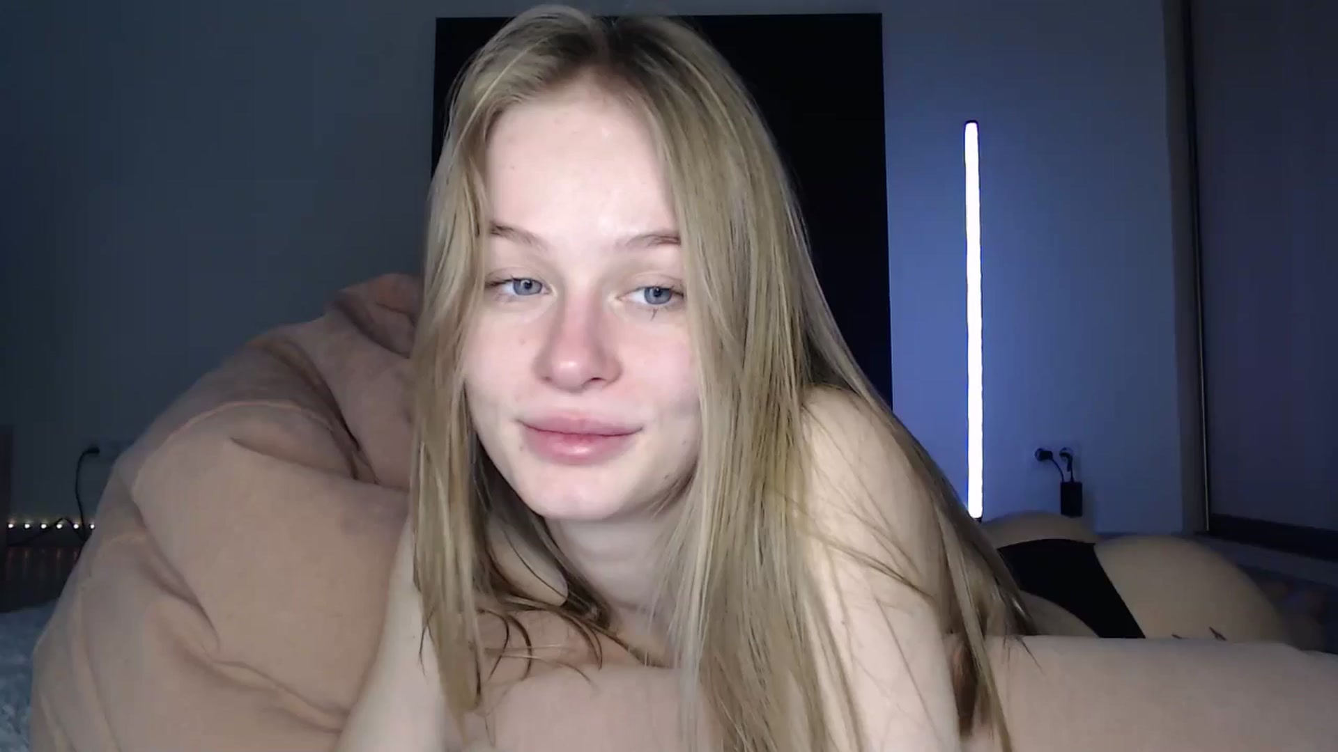 Gallery image thumbnail from Blondino4ka07's myfreecams stream on, 01/21/2025, 18:40 image 10 of 20