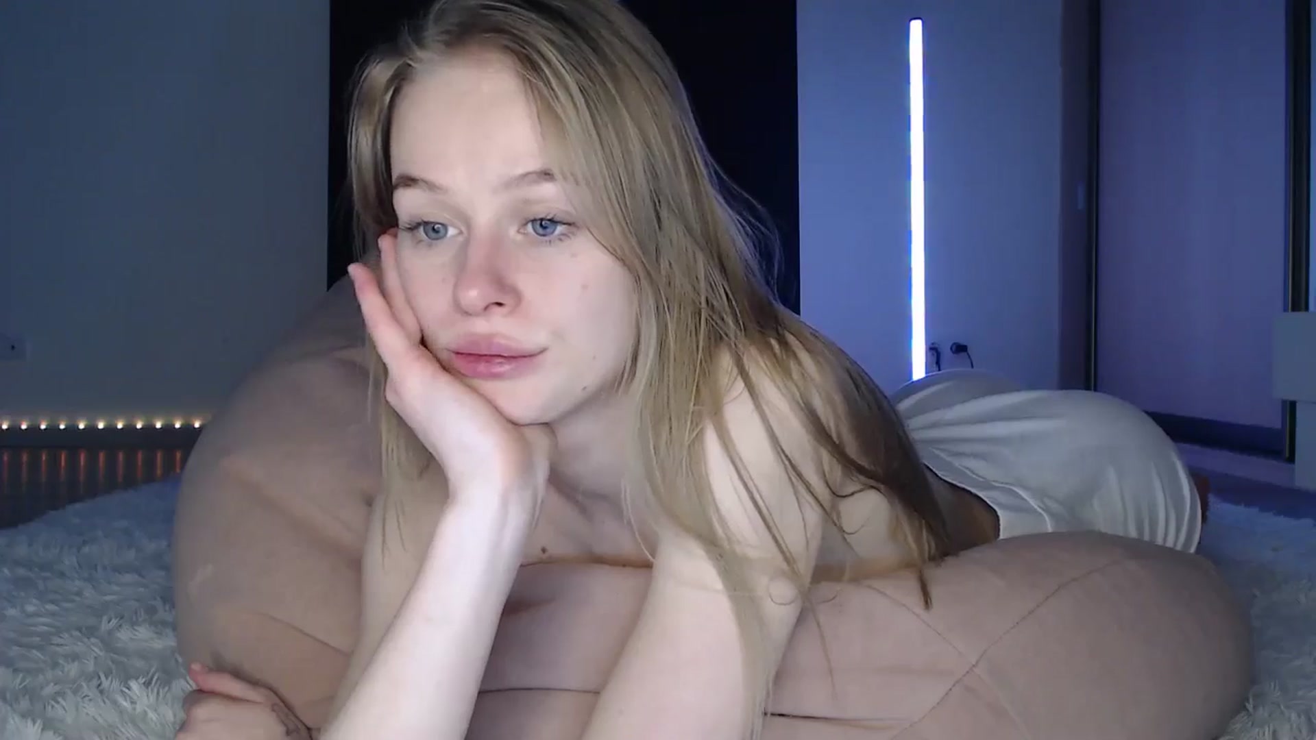 Gallery image thumbnail from Blondino4ka07's myfreecams stream on, 01/26/2025, 20:39 image 13 of 20