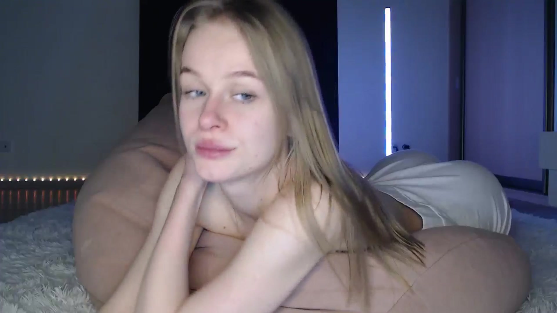 Gallery image thumbnail from Blondino4ka07's myfreecams stream on, 01/26/2025, 20:39 image 11 of 20