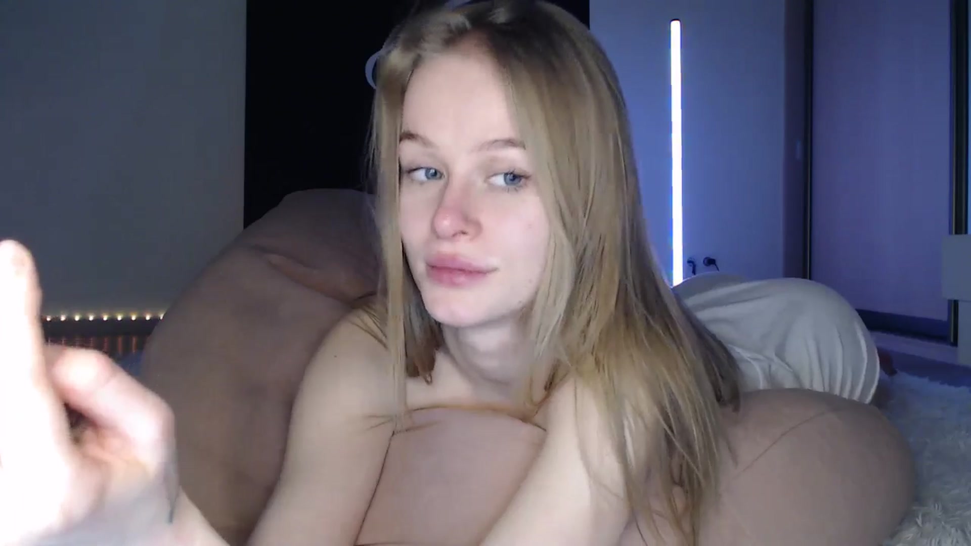 Gallery image thumbnail from Blondino4ka07's myfreecams stream on, 01/26/2025, 20:39 image 5 of 20