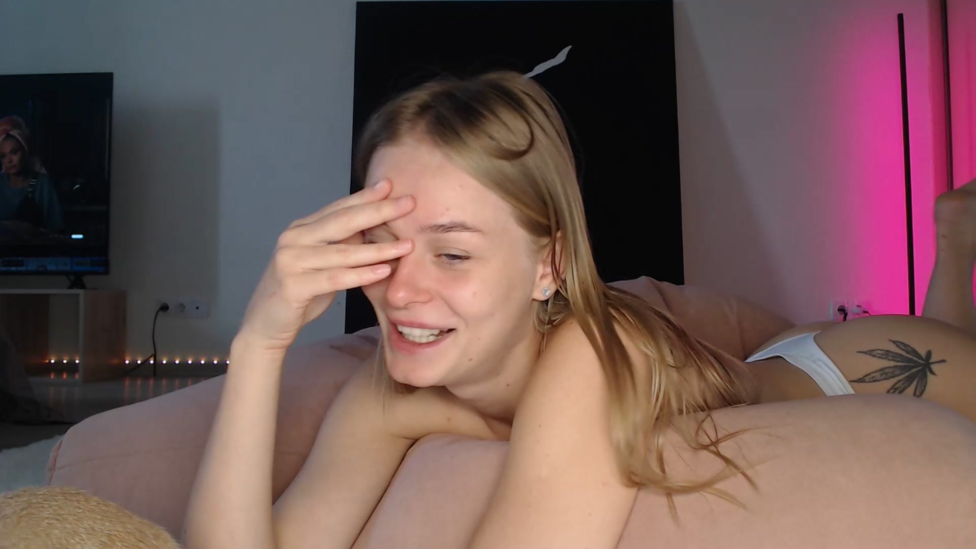 Gallery image thumbnail from Blondino4ka07's myfreecams stream on, 02/27/2025, 05:51 image 15 of 20