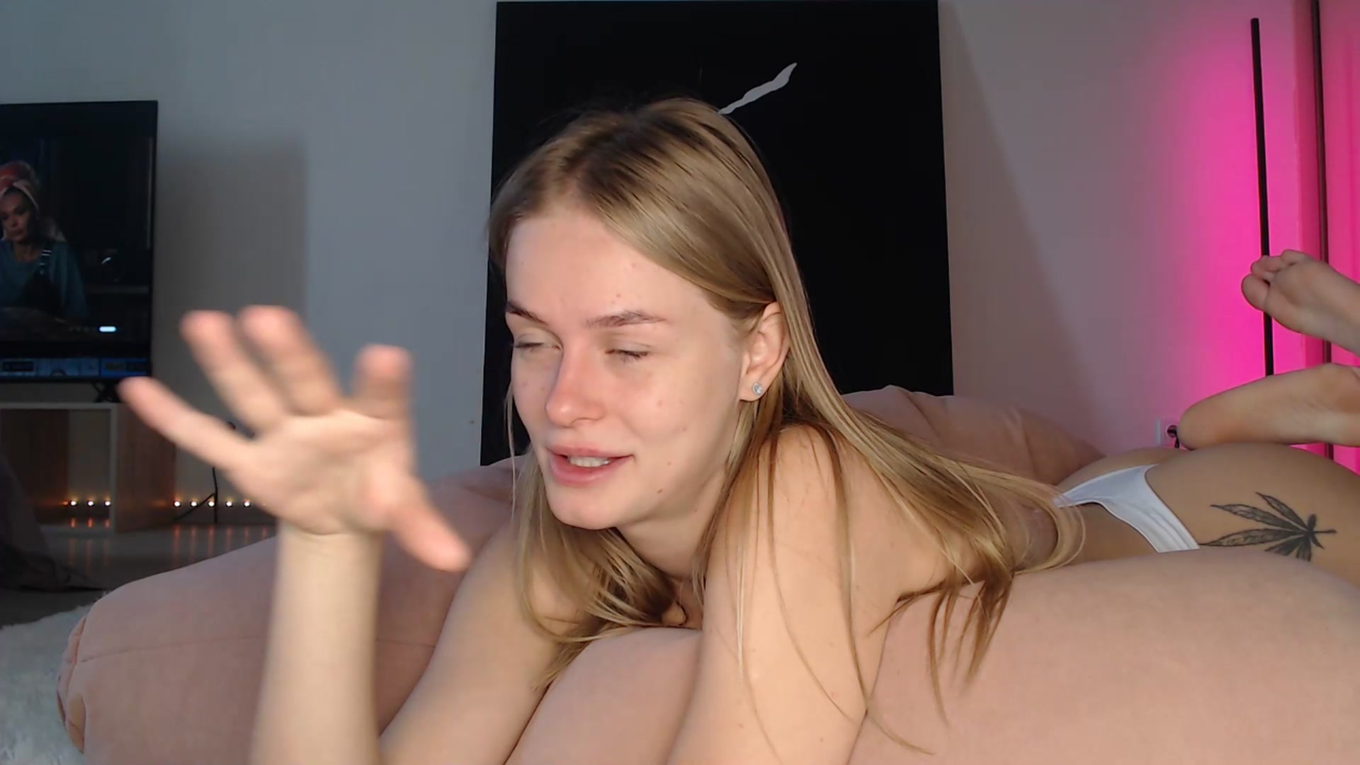 Gallery image thumbnail from Blondino4ka07's myfreecams stream on, 02/27/2025, 05:51 image 19 of 20