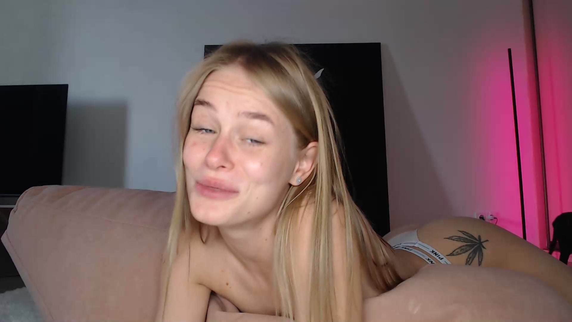 Gallery image thumbnail from Blondino4ka07's myfreecams stream on, 02/28/2025, 05:32 image 6 of 20