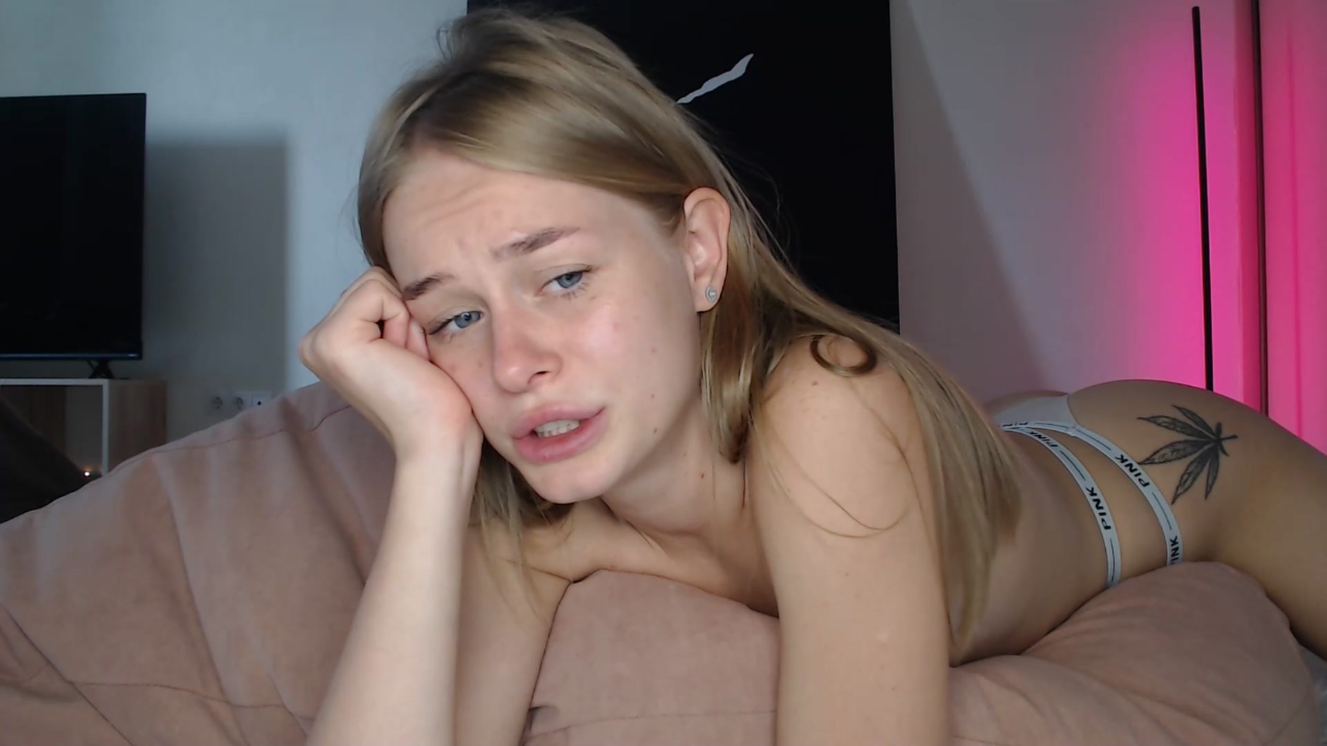 Gallery image thumbnail from Blondino4ka07's myfreecams stream on, 02/28/2025, 06:15 image 1 of 20