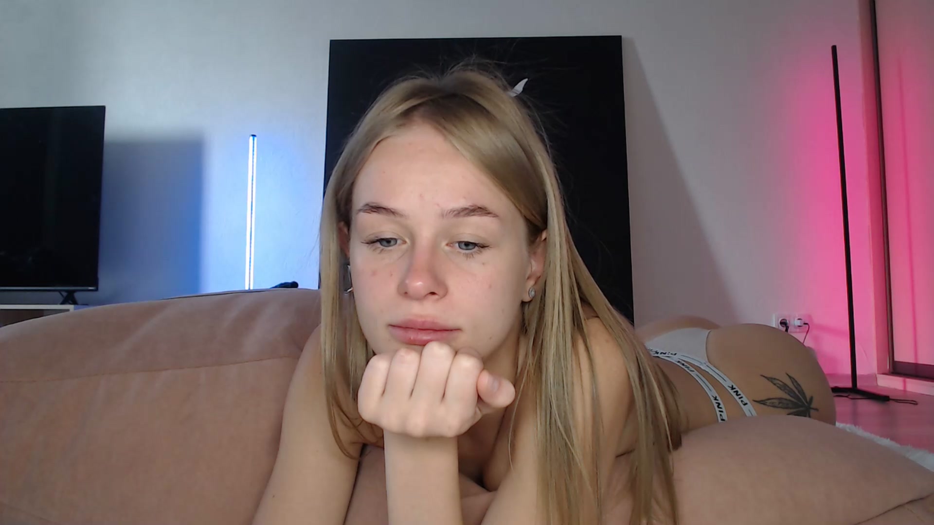 Gallery image thumbnail from Blondino4ka07's myfreecams stream on, 02/28/2025, 07:13 image 19 of 20