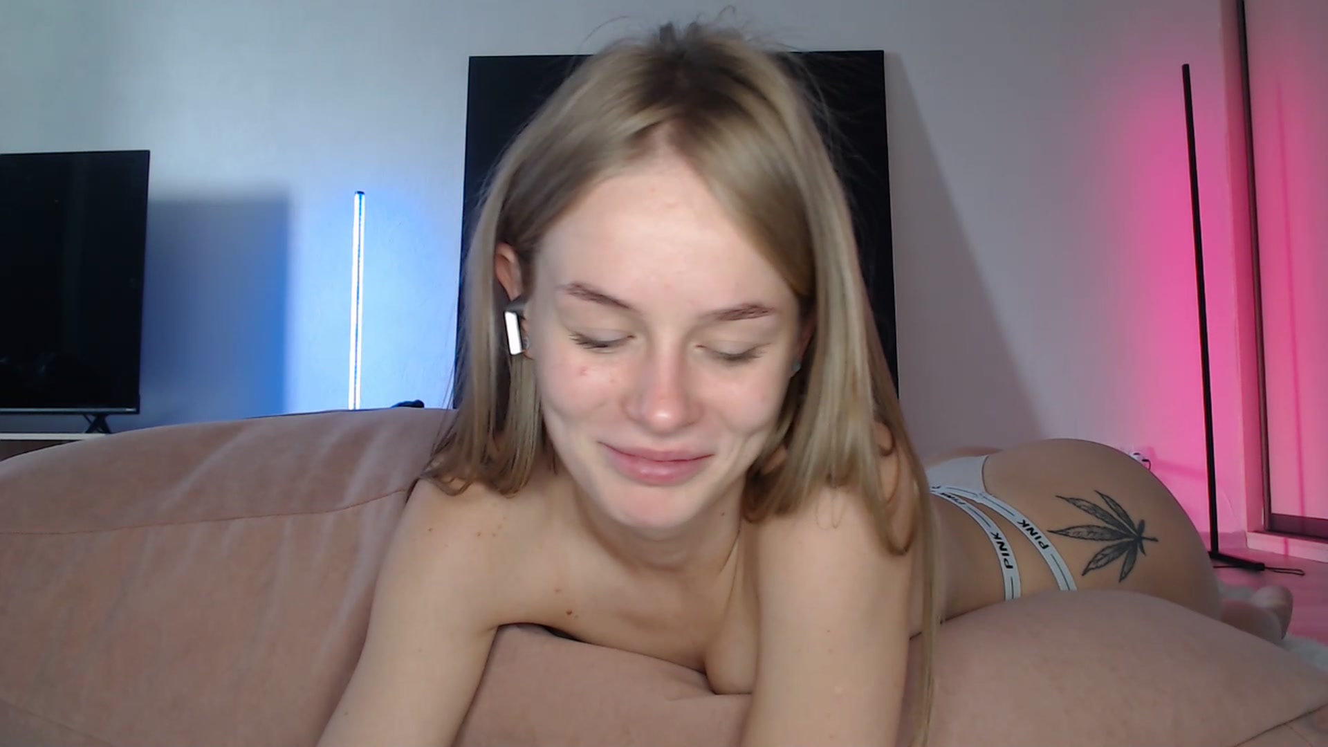 Gallery image thumbnail from Blondino4ka07's myfreecams stream on, 02/28/2025, 07:13 image 6 of 20