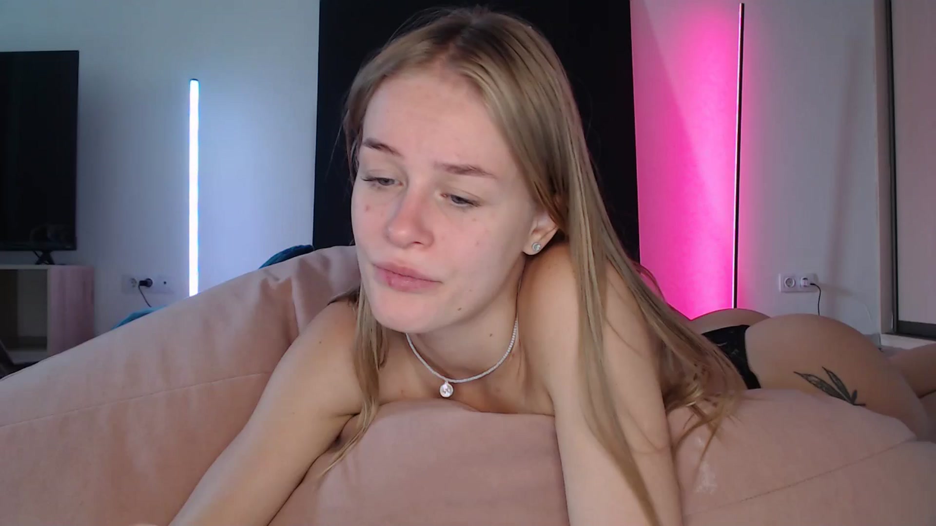 Gallery image thumbnail from Blondino4ka07's myfreecams stream on, 03/04/2025, 07:01 image 1 of 20